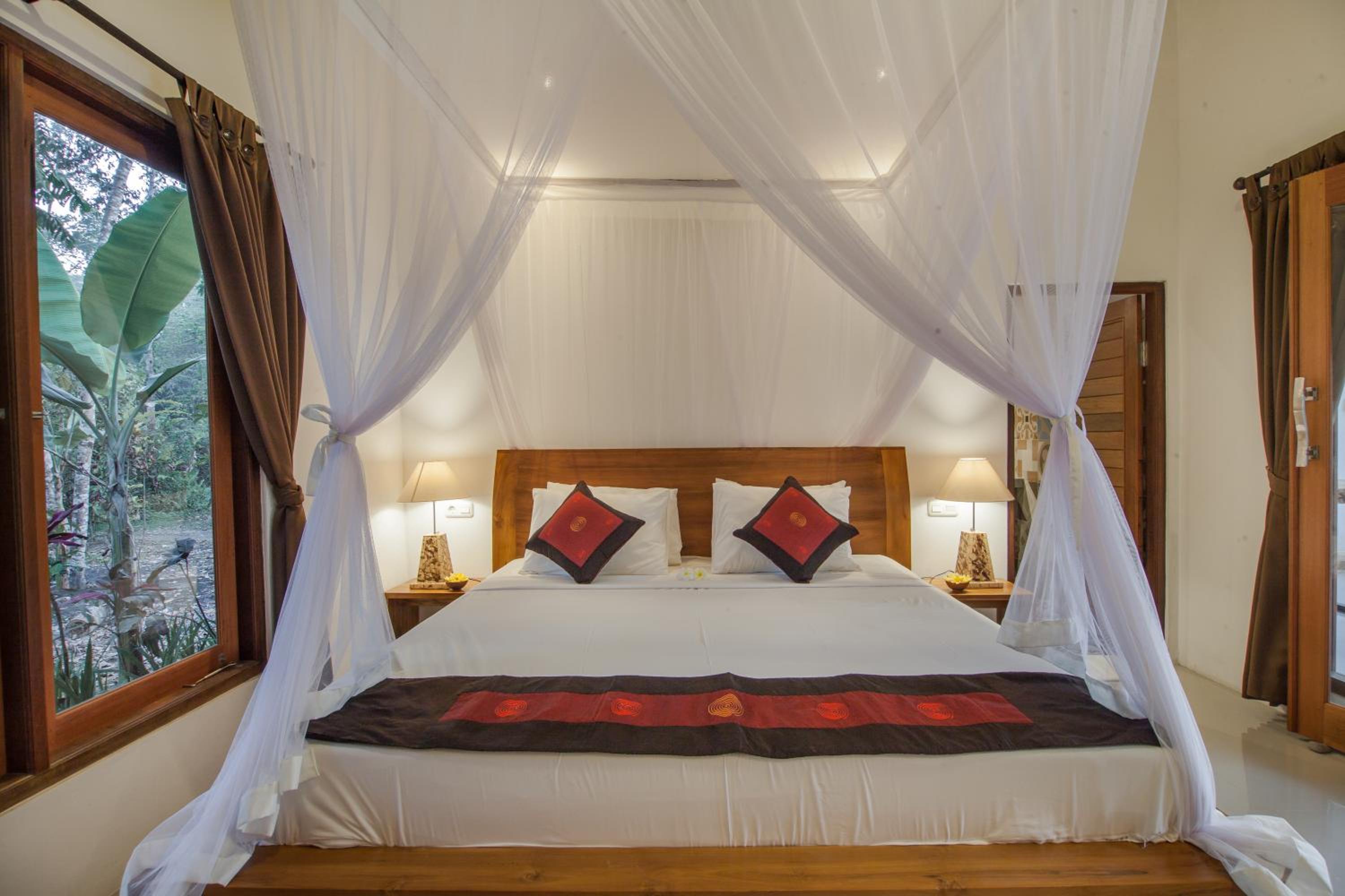 Deluxe Double Room with Balcony - Photo 4