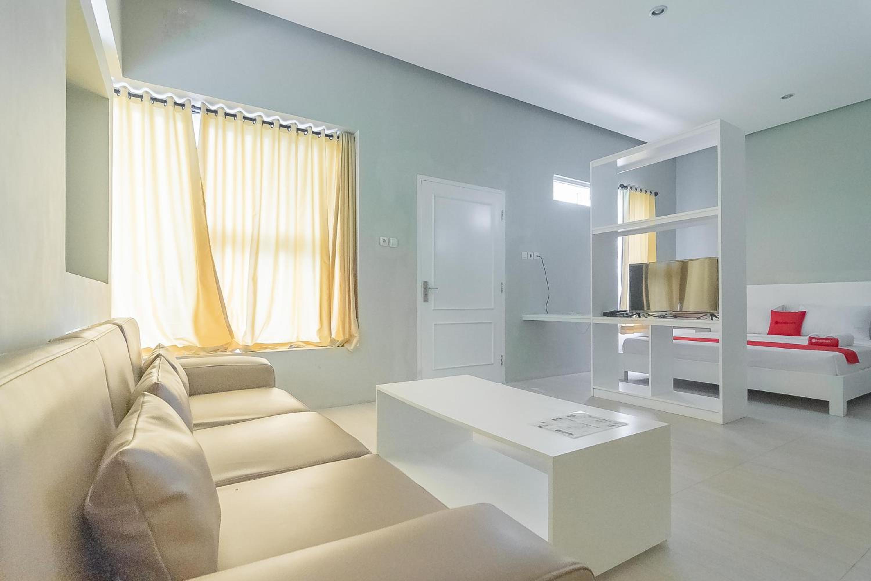 Deluxe Room - Photo 4