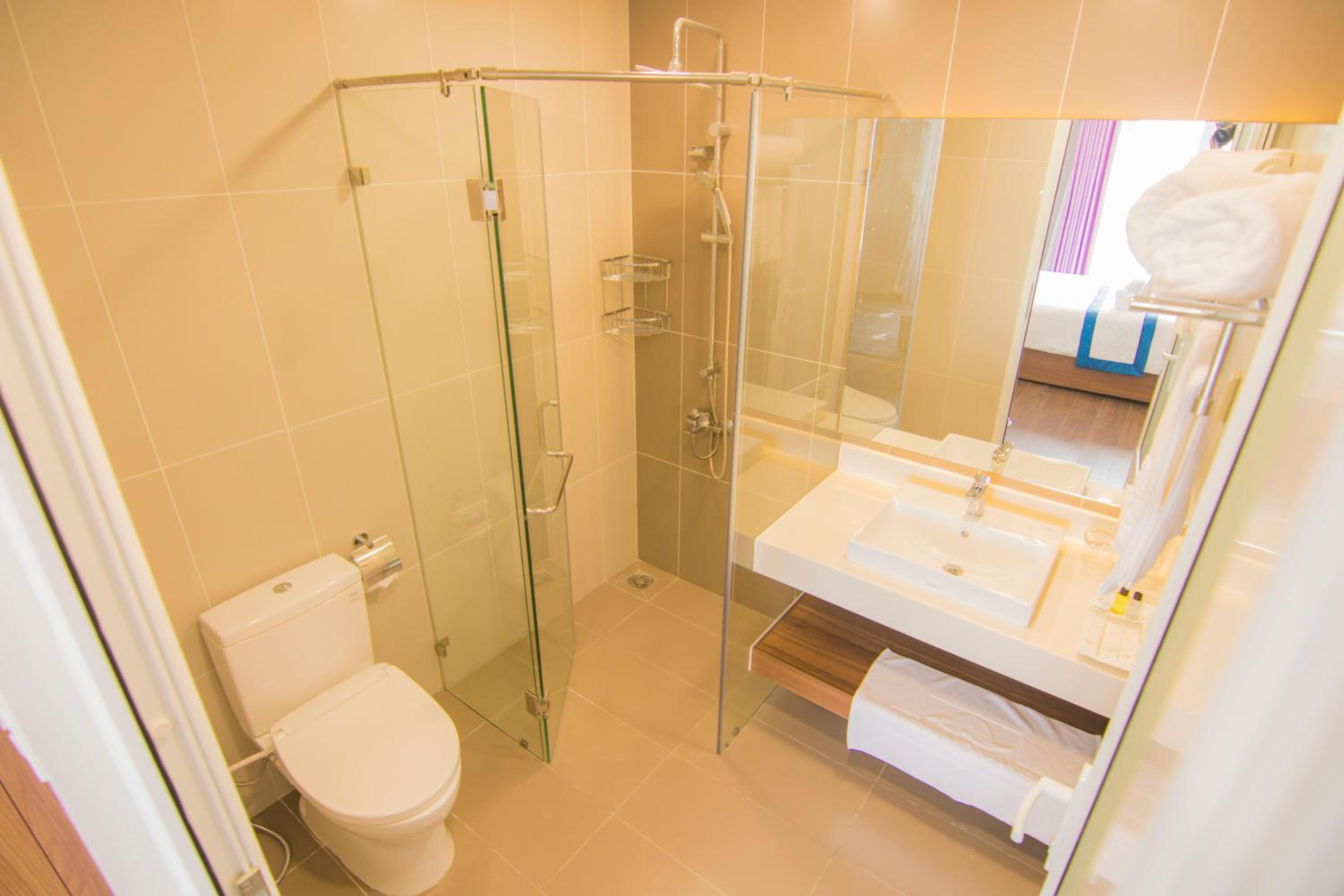 One-Bedroom Apartment - Photo 2