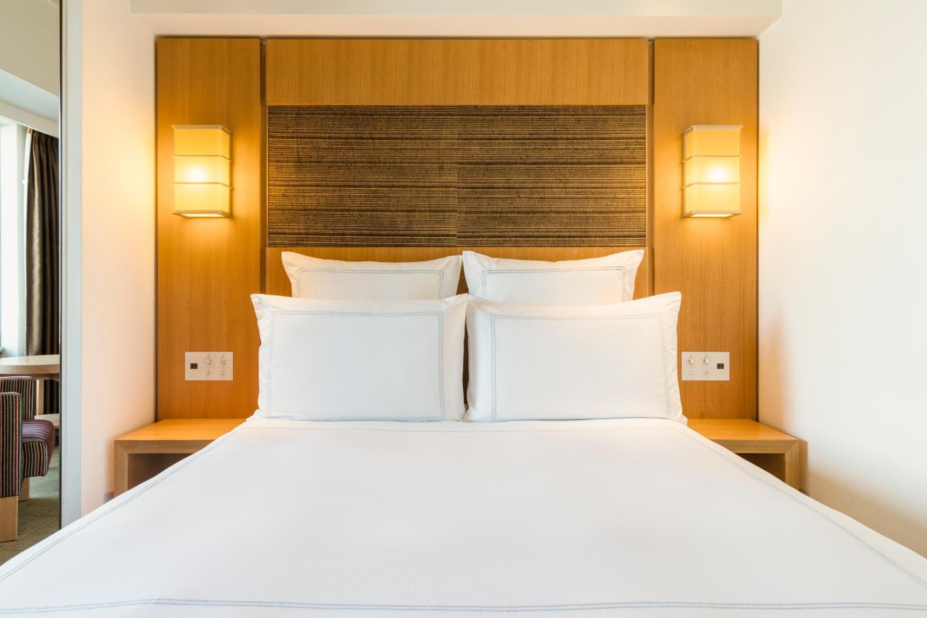 Swiss Advantage King Room - Photo 7