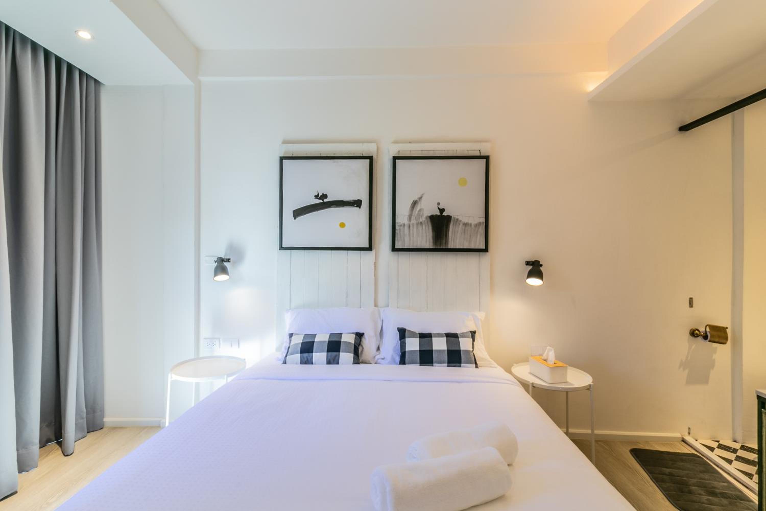 Deluxe Double Room with Balcony photo 1