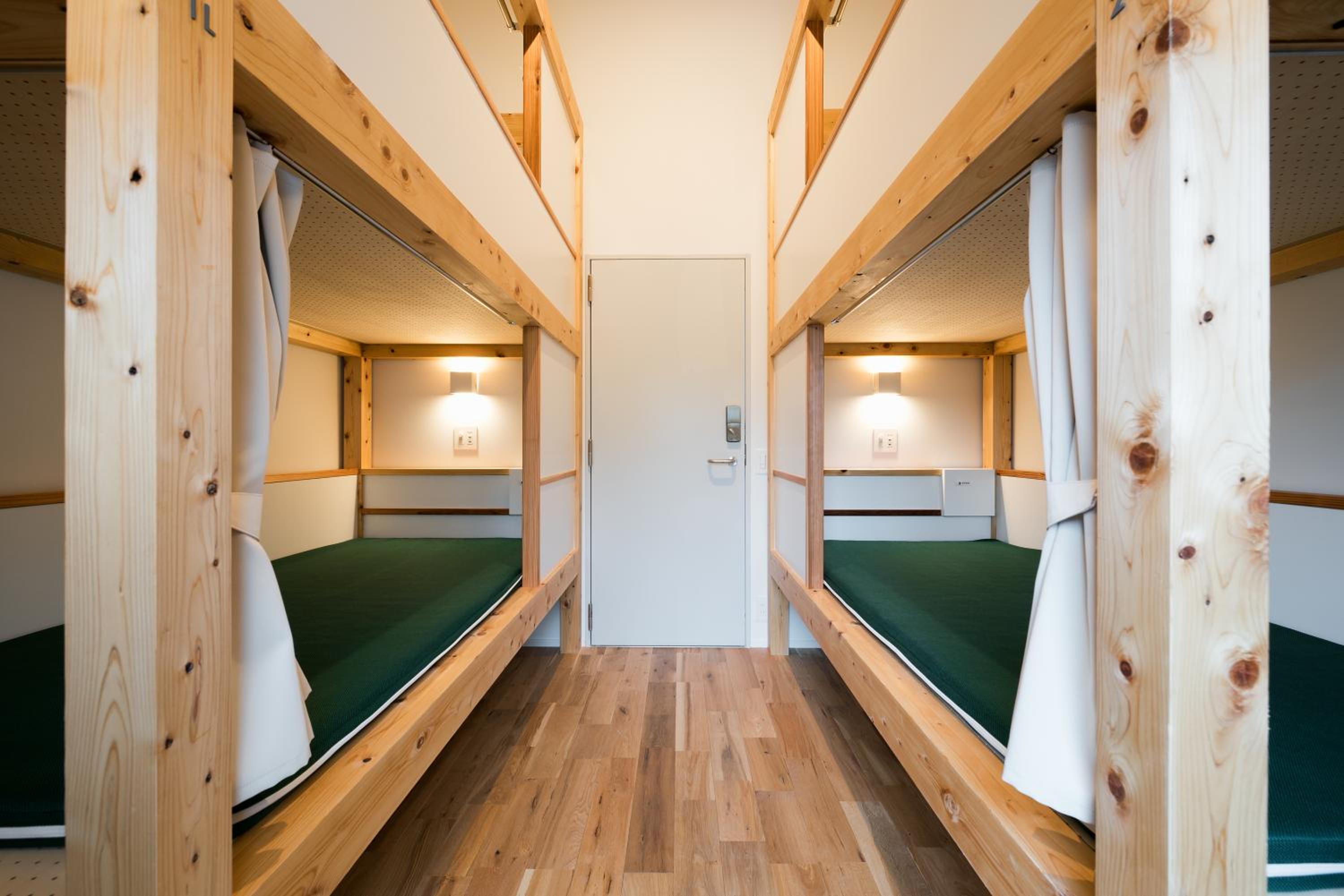 Economy Quadruple Room with Shared Bathroom photo 1