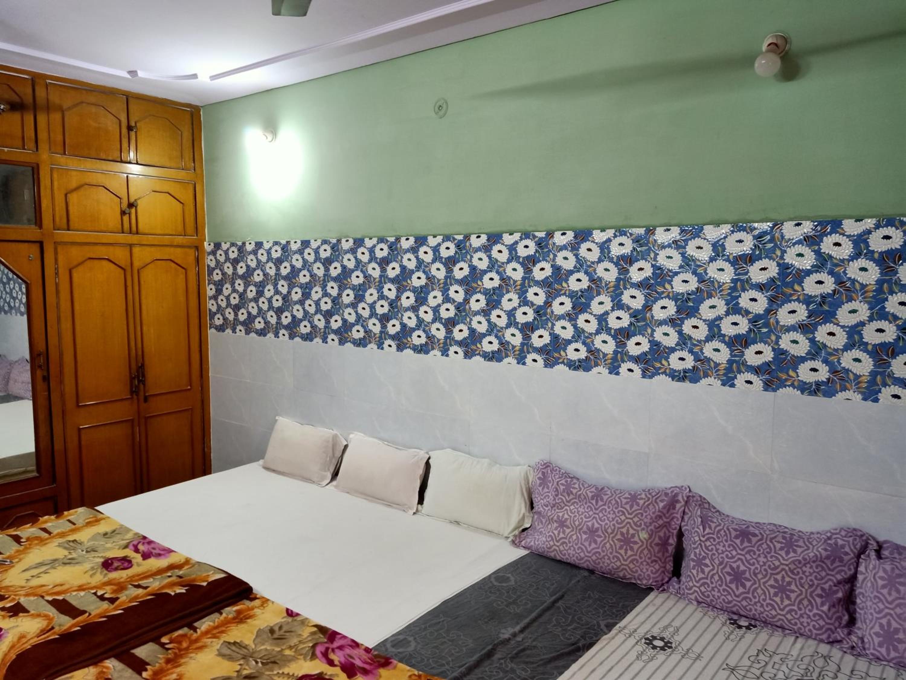 Standard King Room - Photo 4