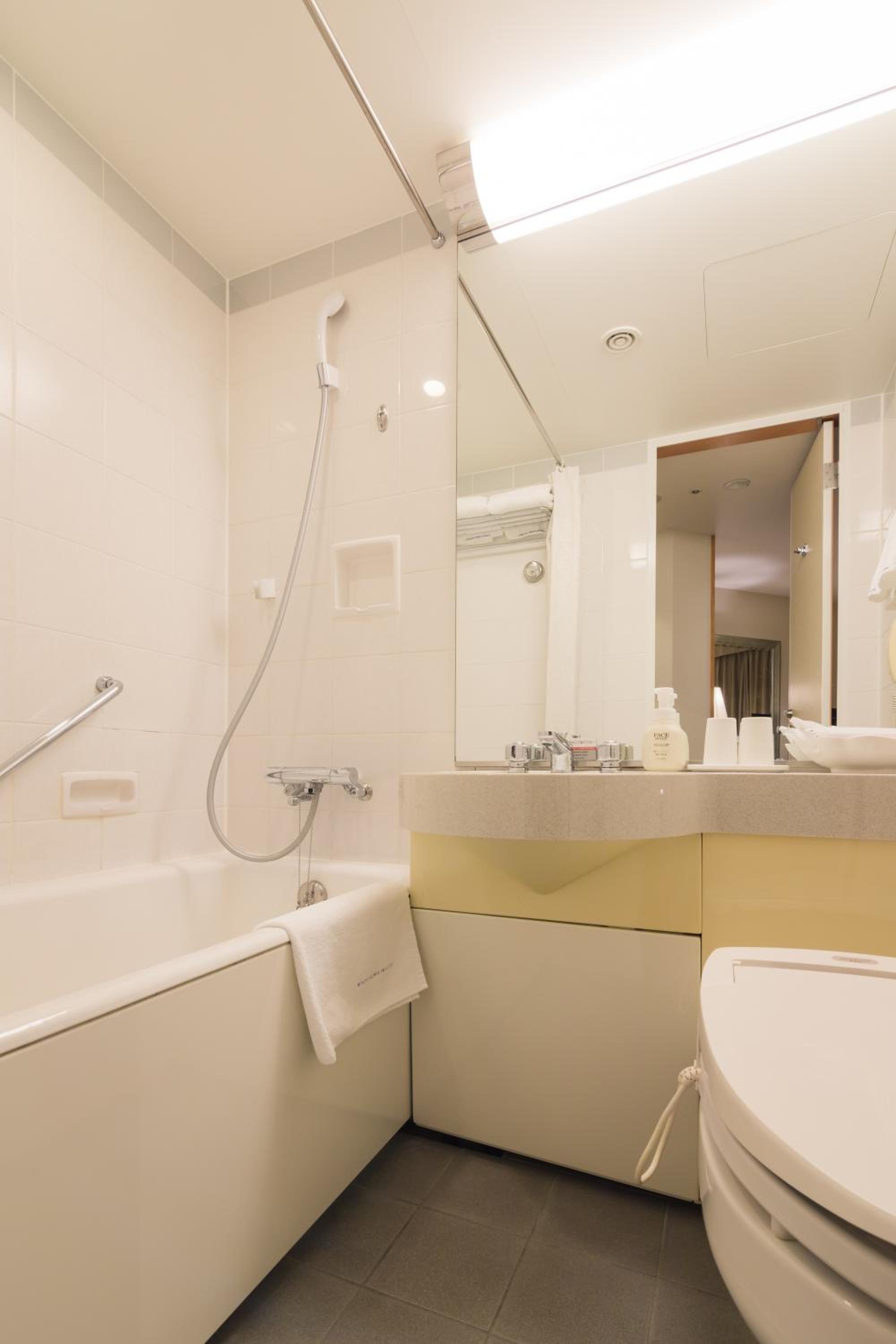 Economy Twin Room - Non-Smoking - Photo 9
