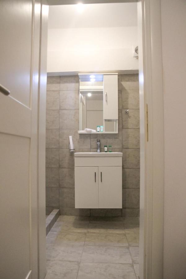 Three-Bedroom Villa - Photo 15