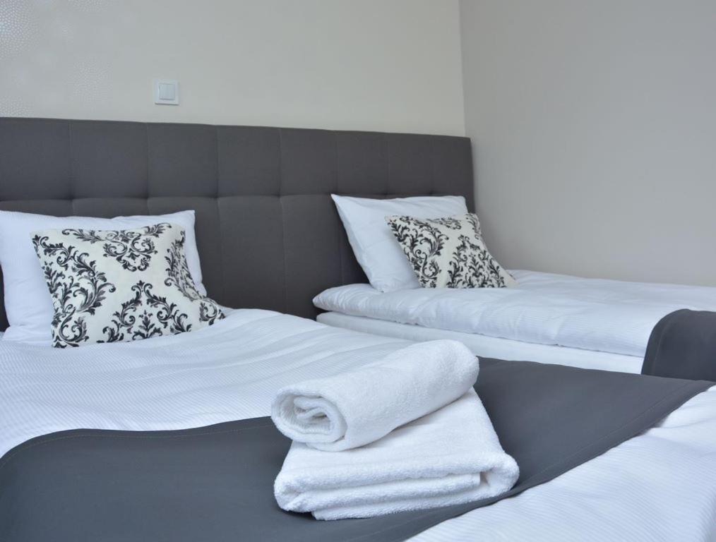 Double or Twin Room with Bathroom photo 2