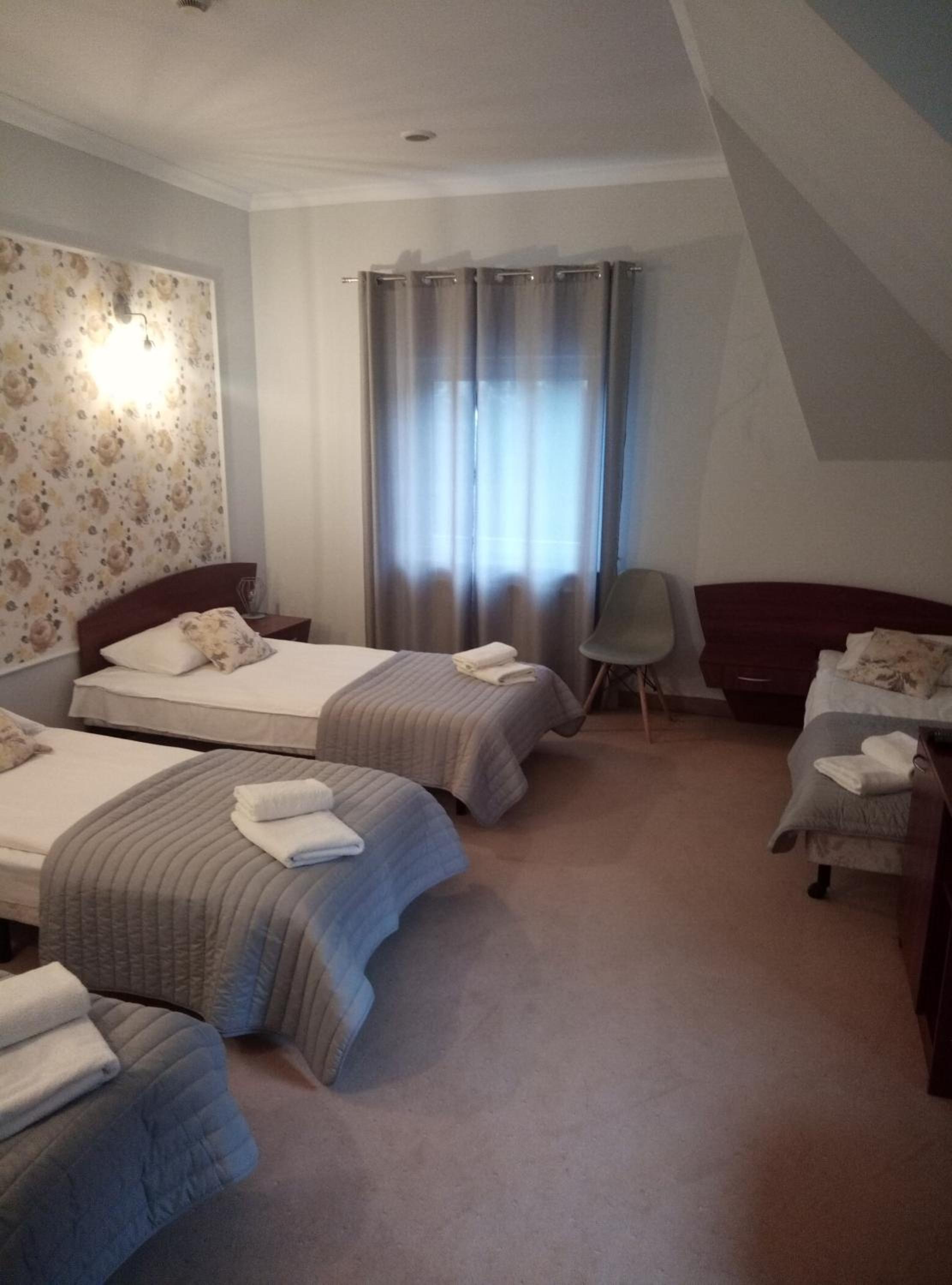 Quadruple Room - Photo 3