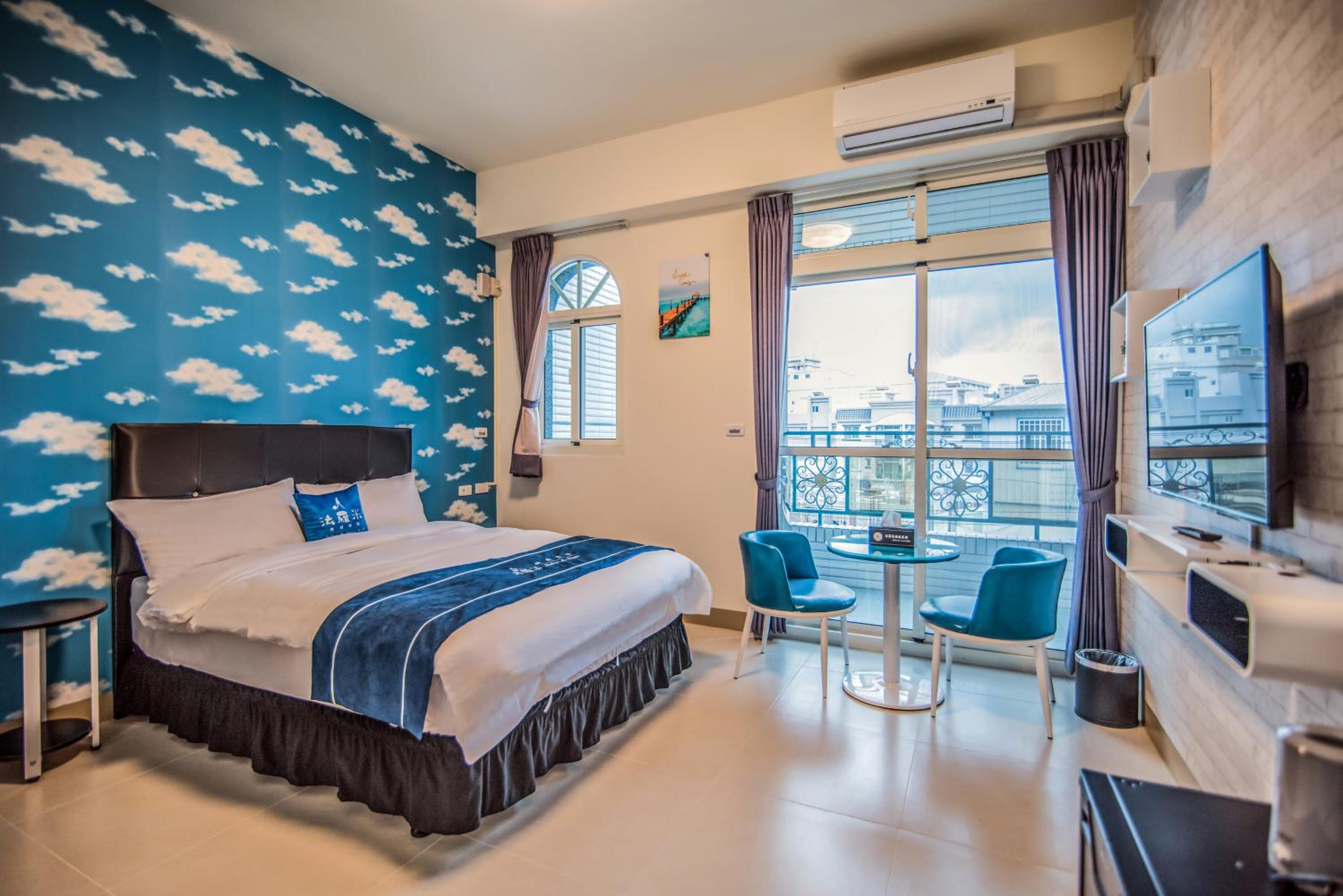 Deluxe Double Room with Balcony photo 1