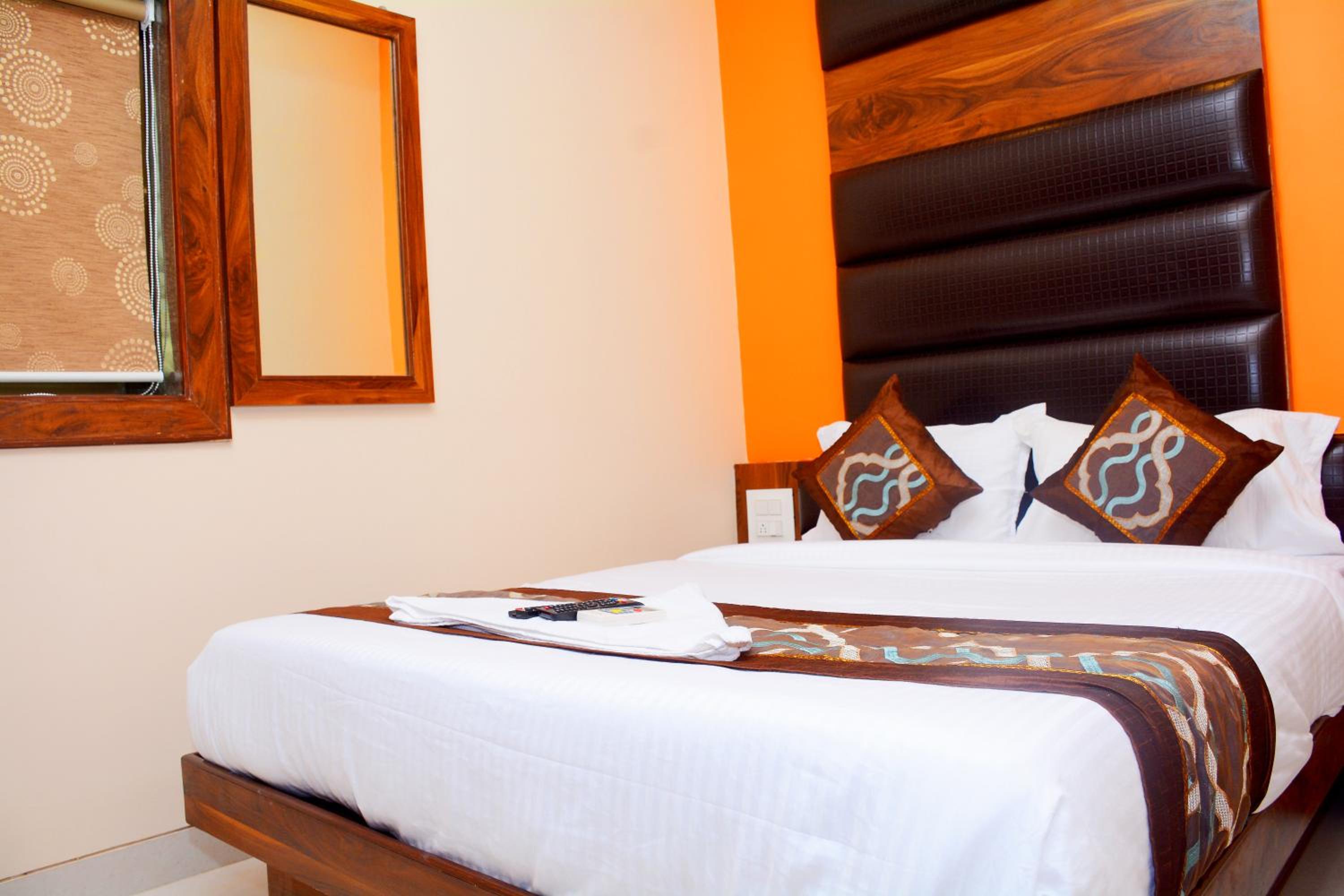 Deluxe Double Room - Photo 7