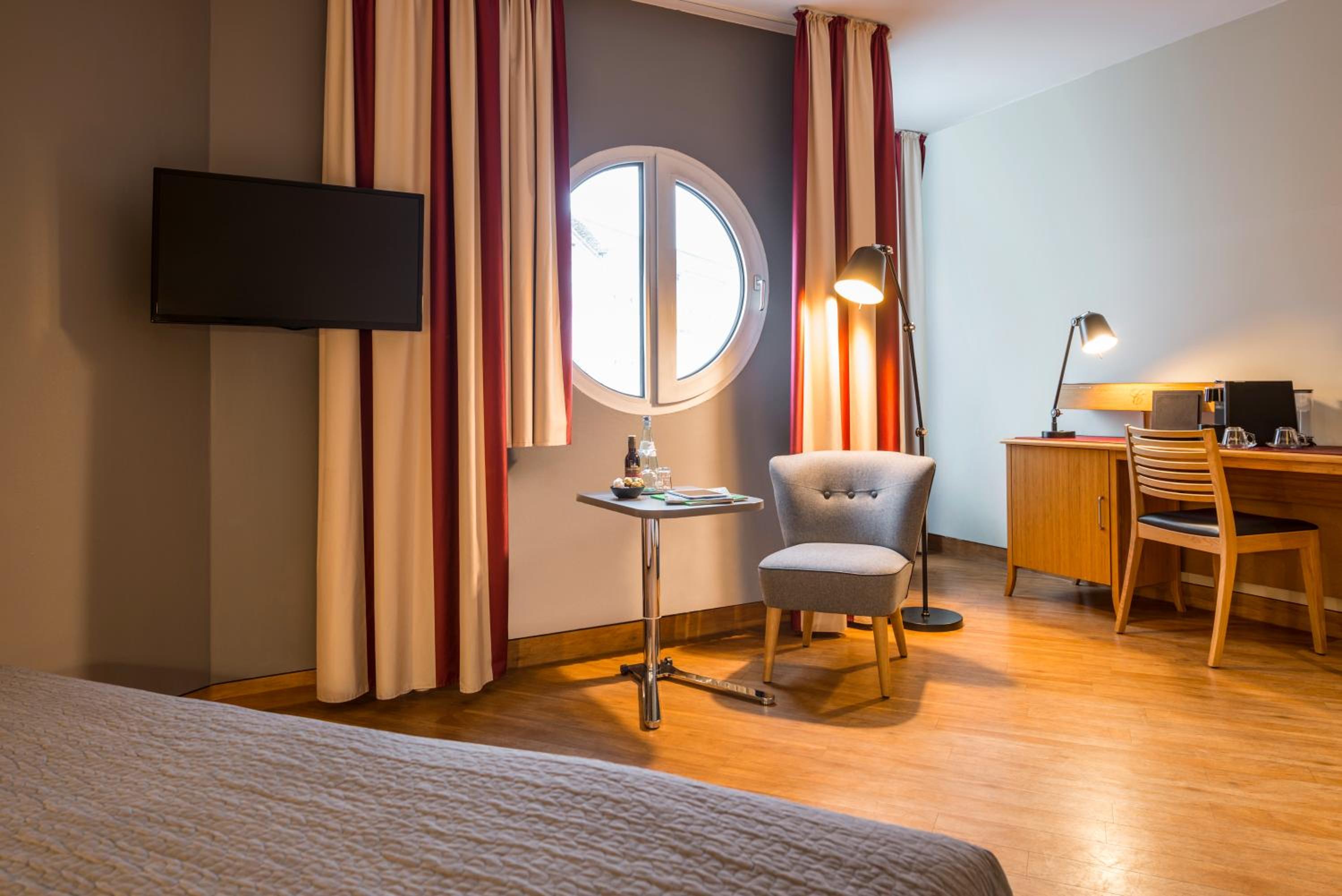 Privilege Double Room with extra Bed  photo 2