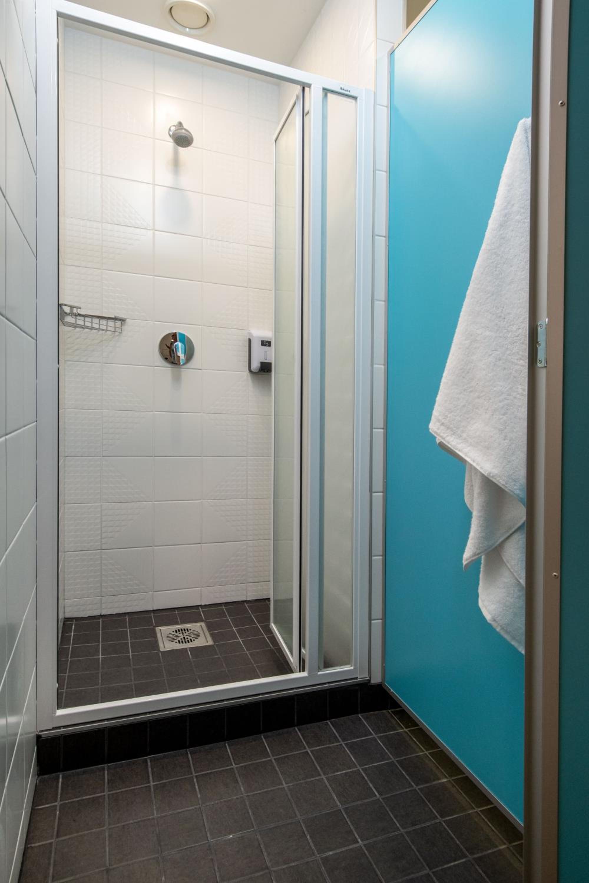 Standard Double or Twin Room - Photo 15
