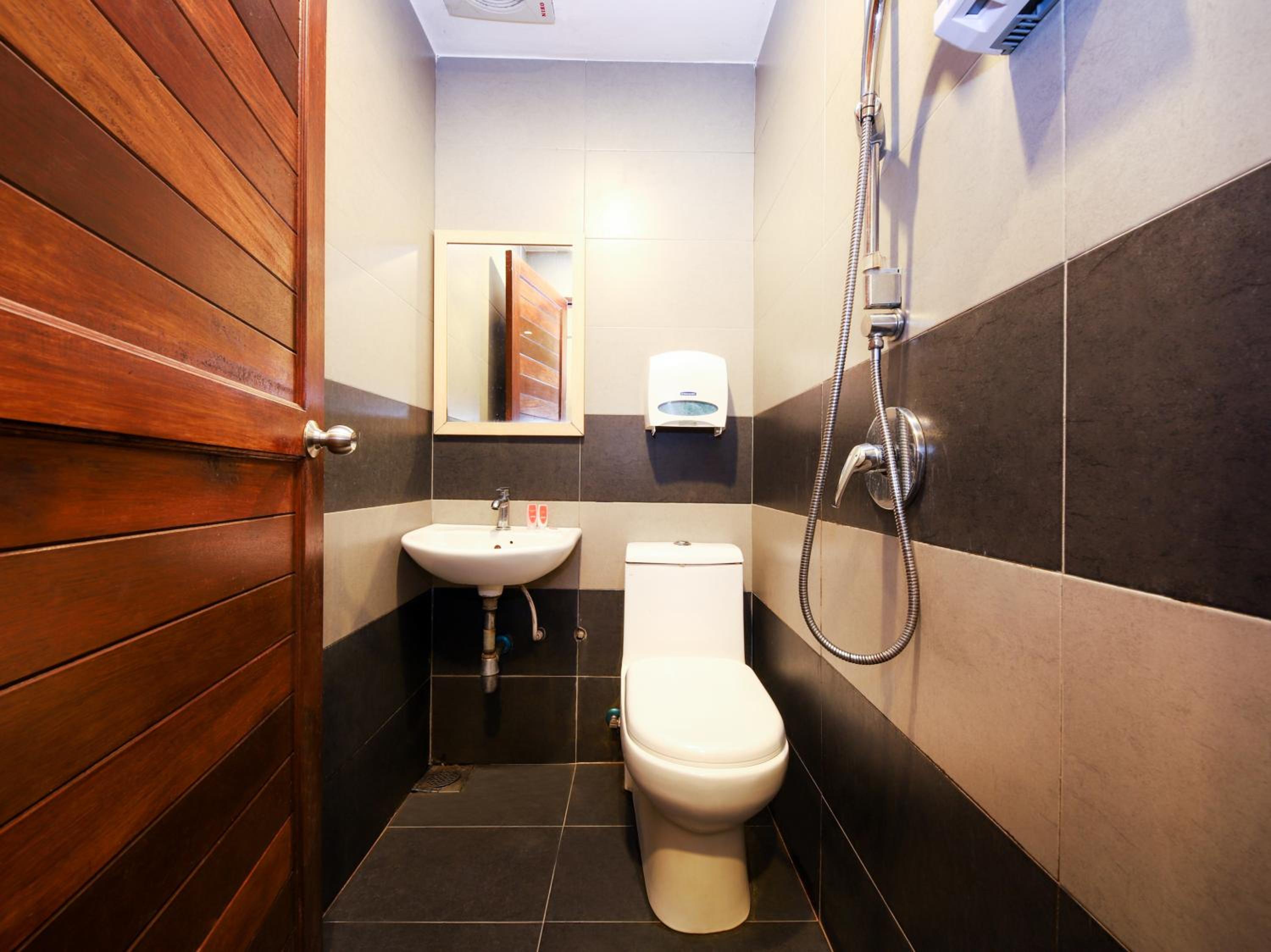 Standard Double Room - Photo 4