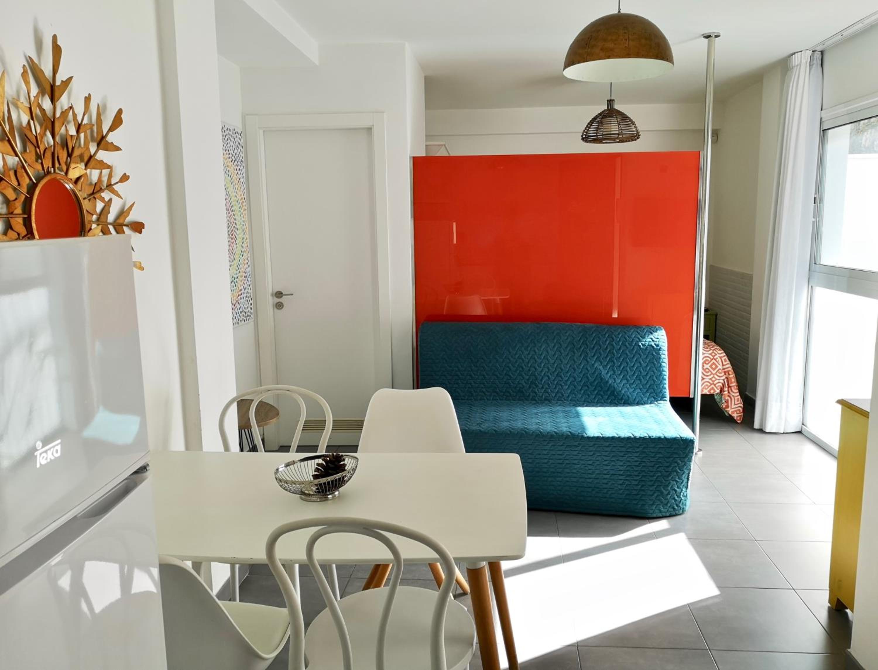 Estudio con Jacuzzi y Terraza