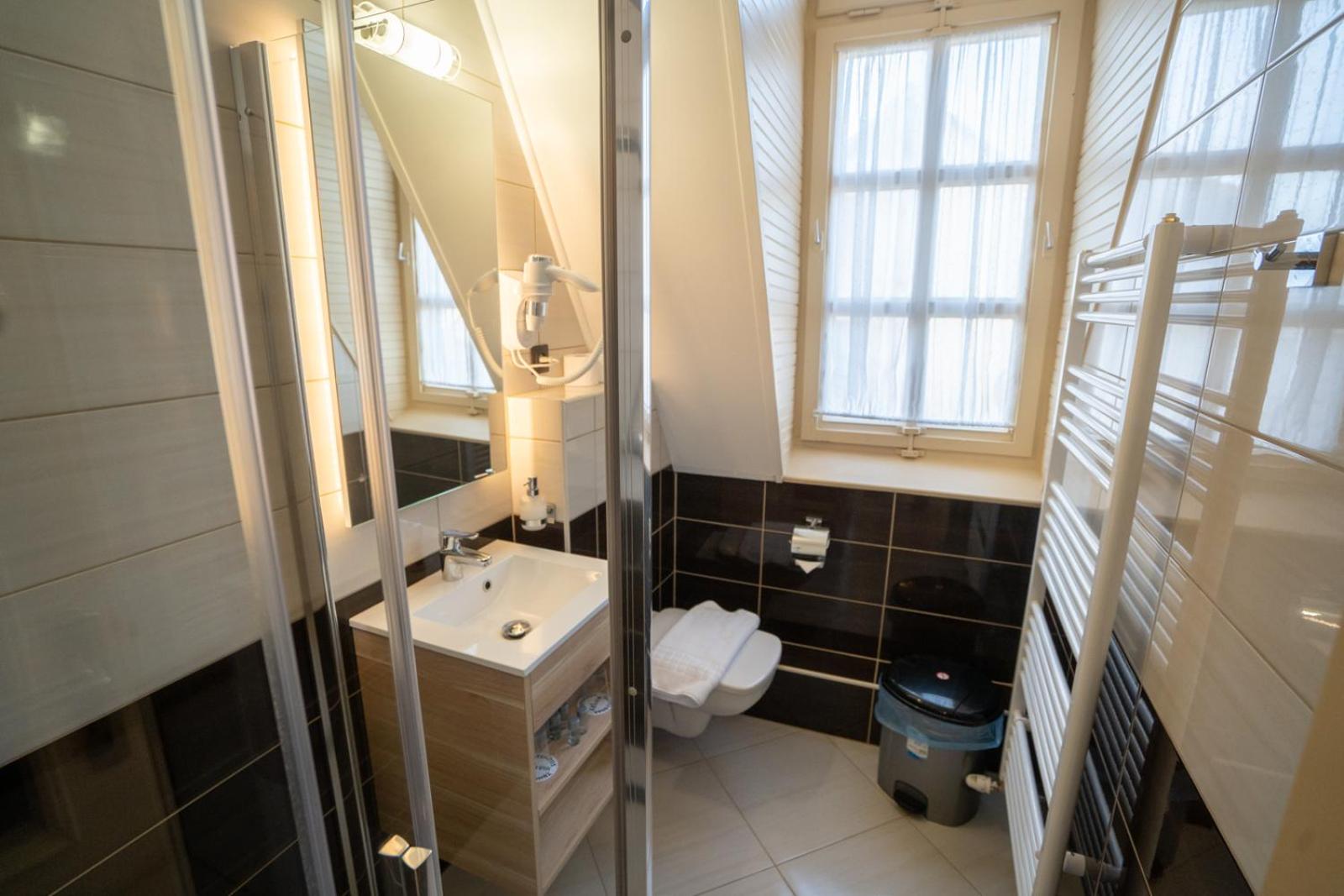Quadruple Room - Photo 5
