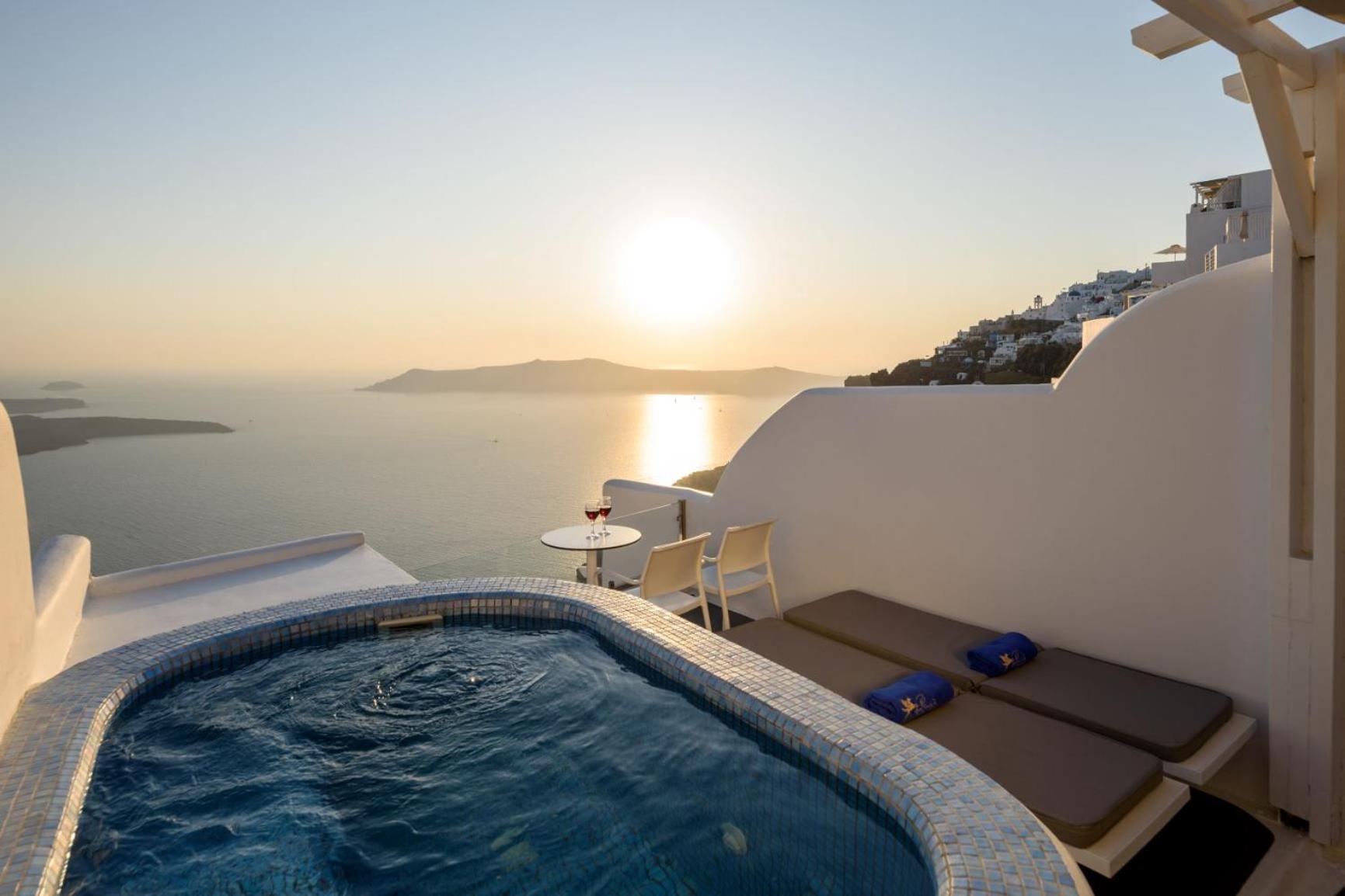 Honeymoon Suite with Hot Tub - Photo 11