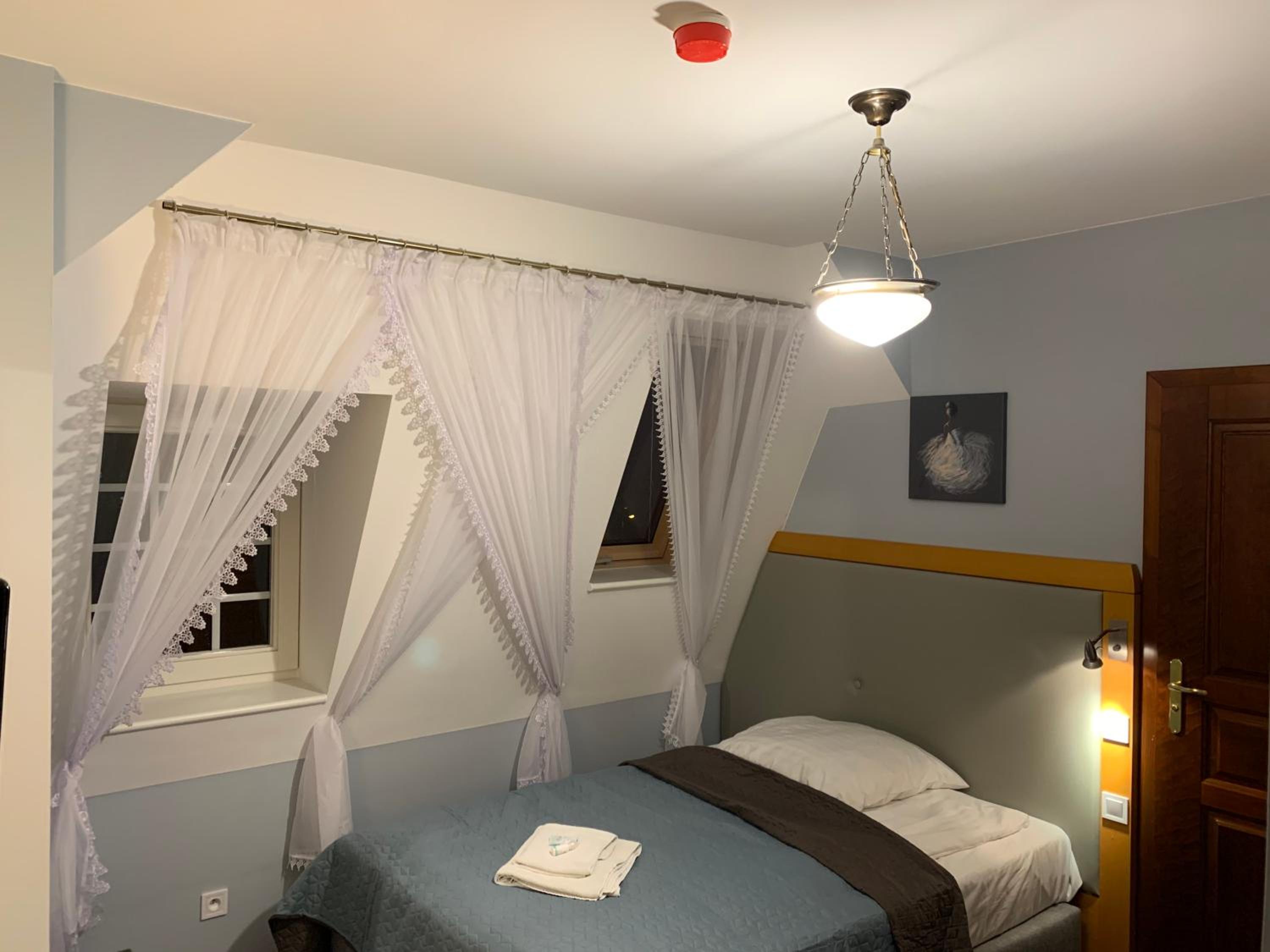 Single Room photo 2