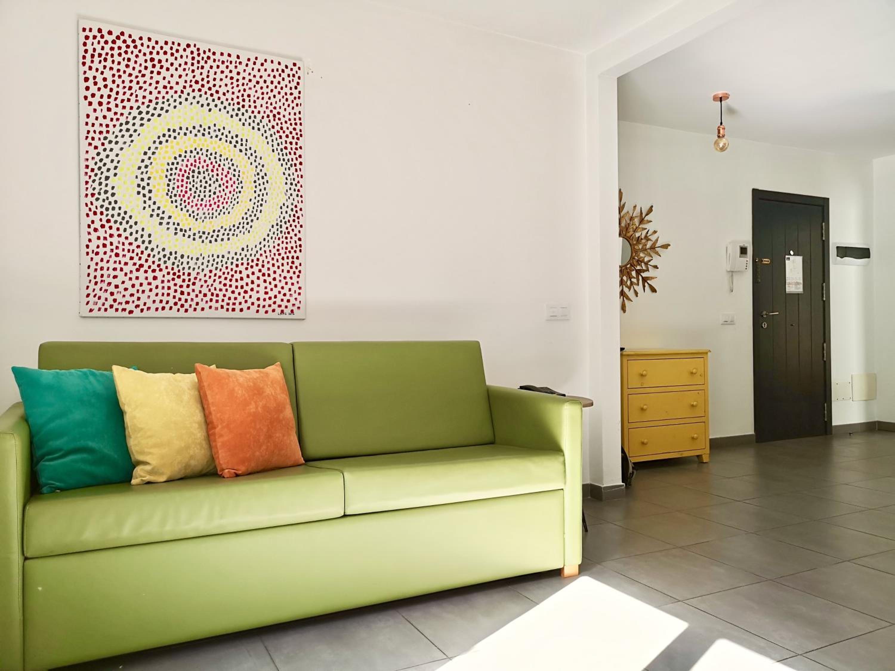 Apartamento con Jacuzzi y Jardín