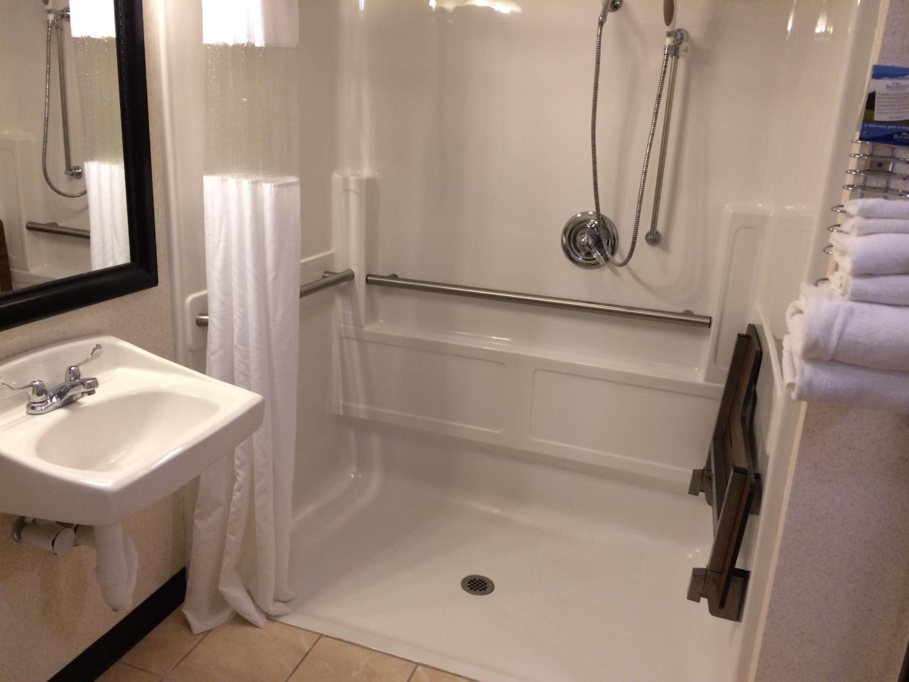 Queen Room - Mobility Access/Non-Smoking - Photo 4