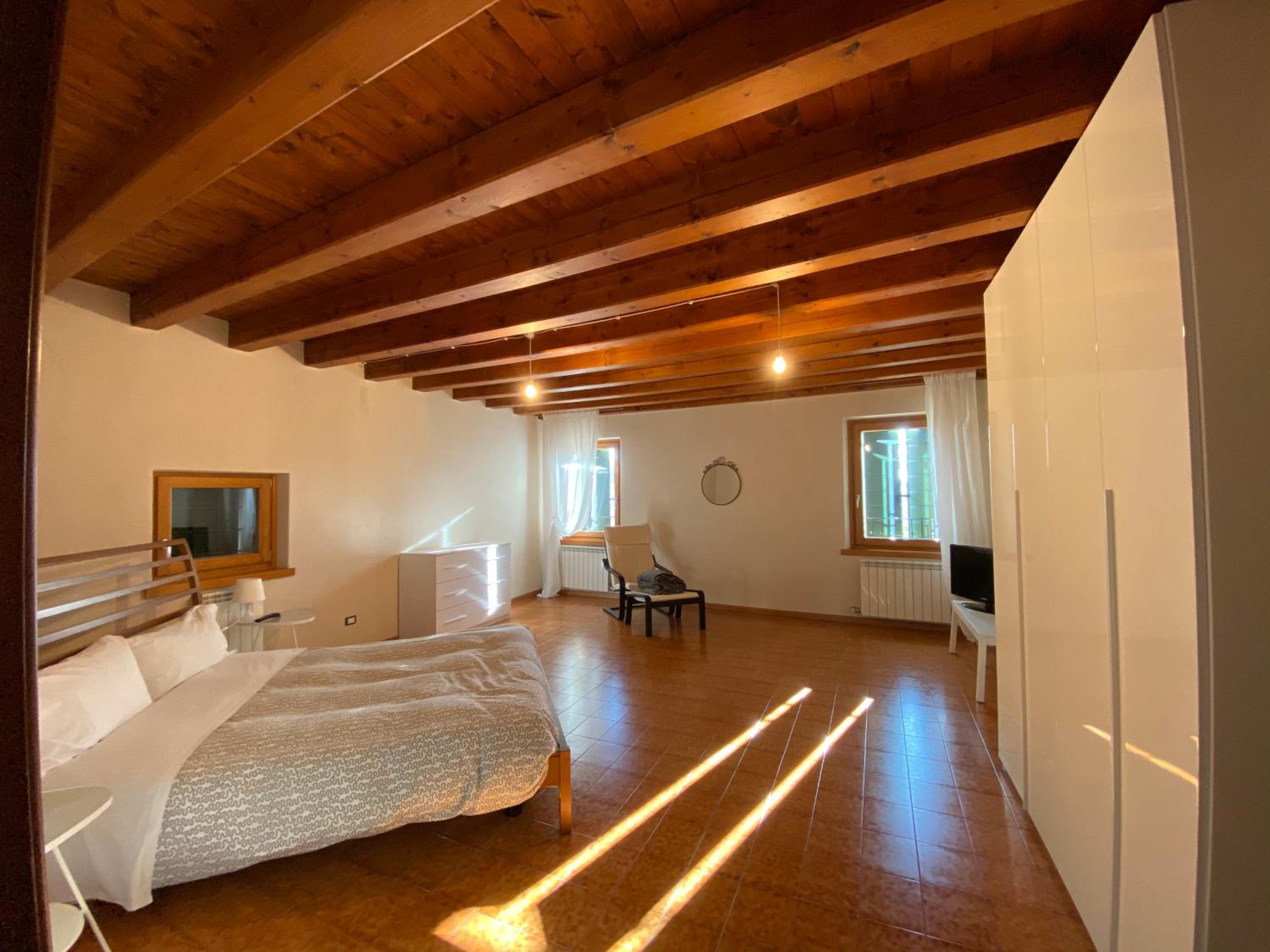 Apartment photo 2