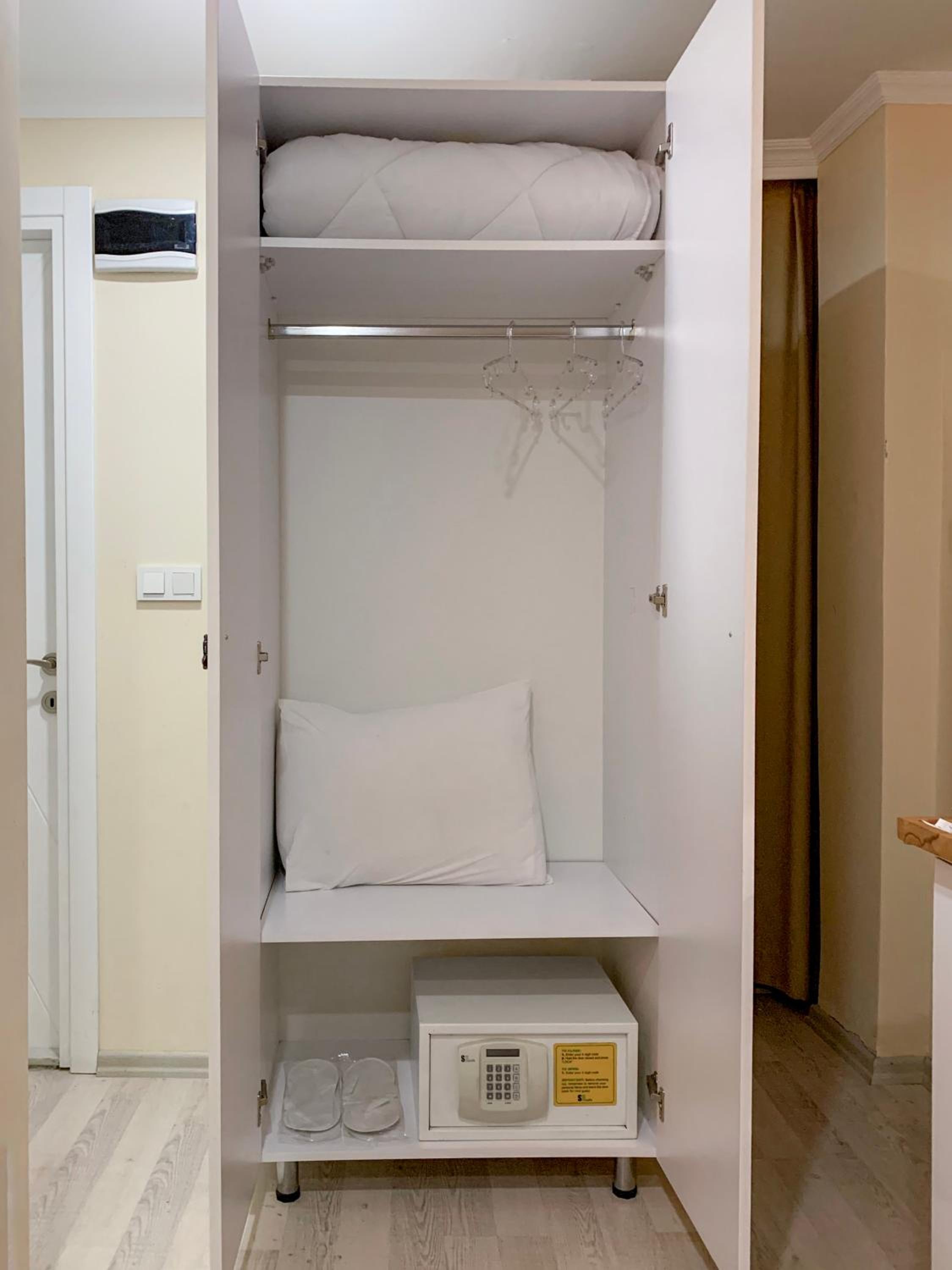 Deluxe Triple Room photo 3