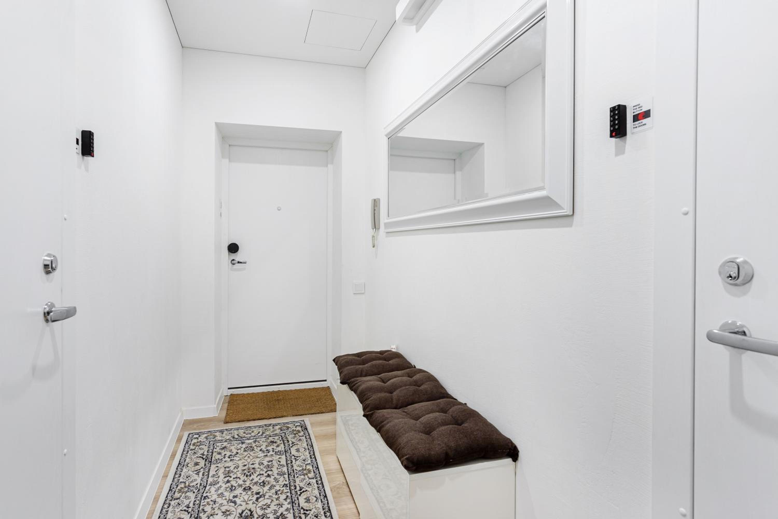 One-Bedroom Apartment - Photo 12