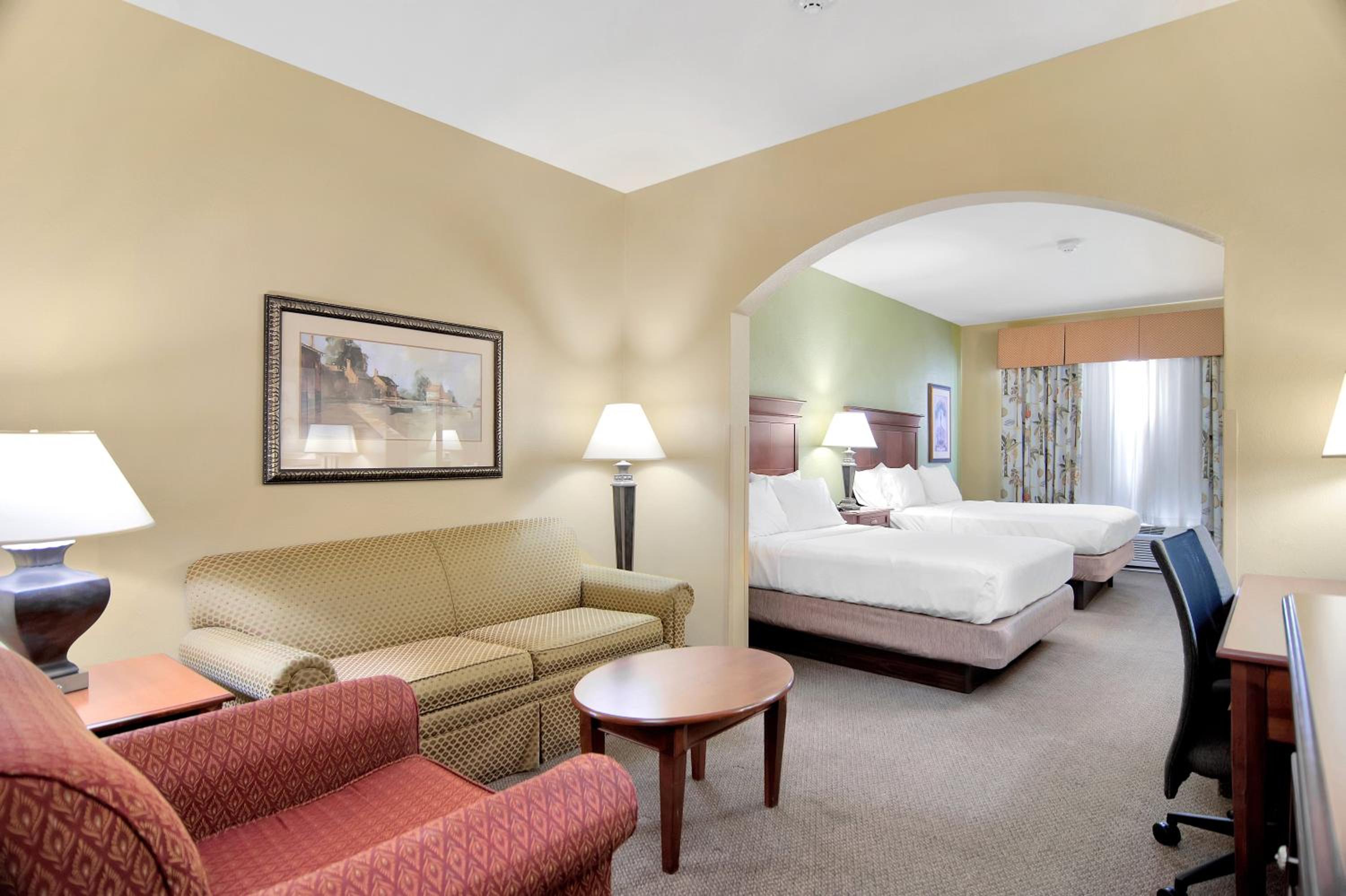 Suite with Two Queen Beds - Photo 1