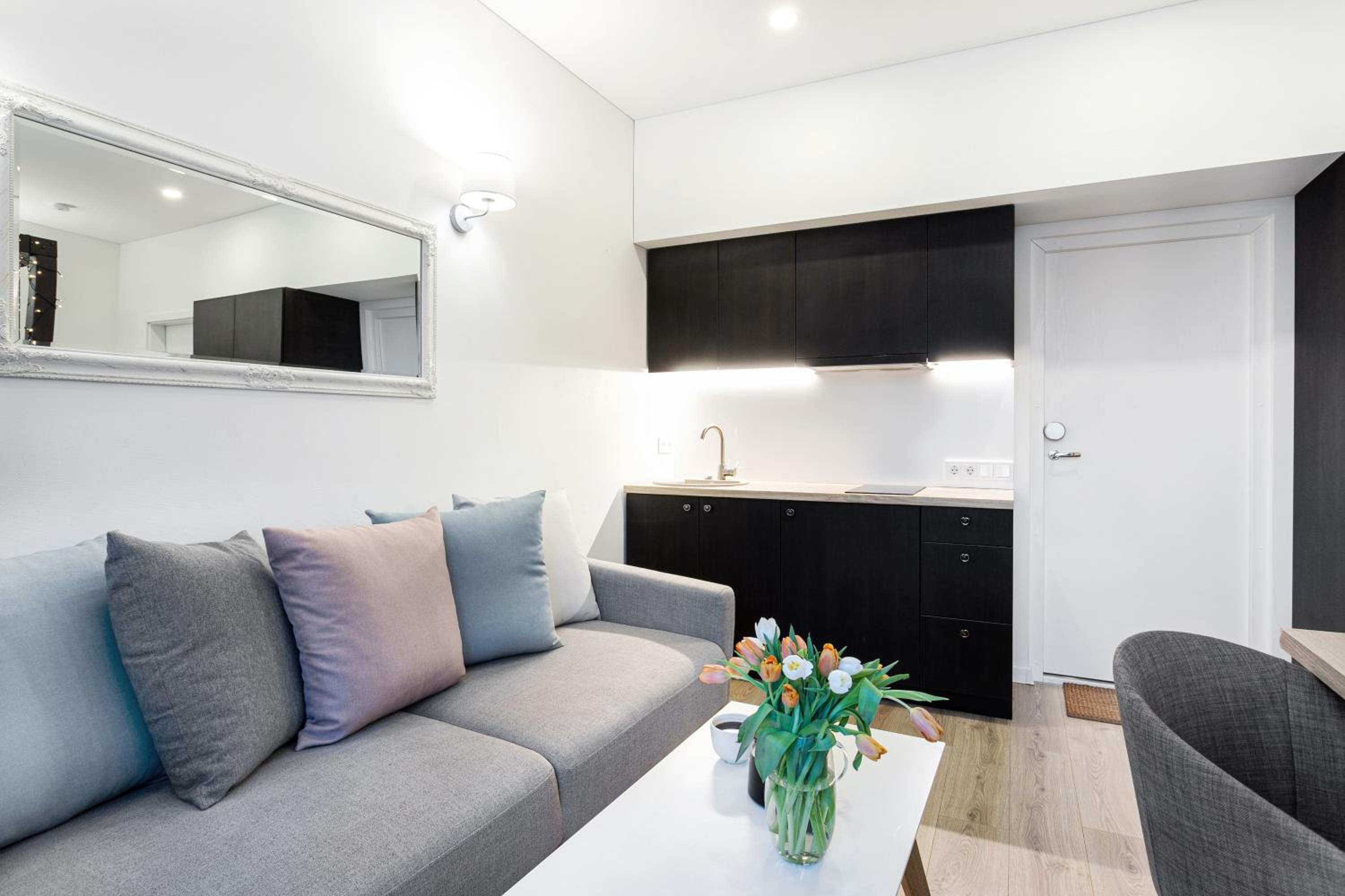 Studio Apartment - Photo 9