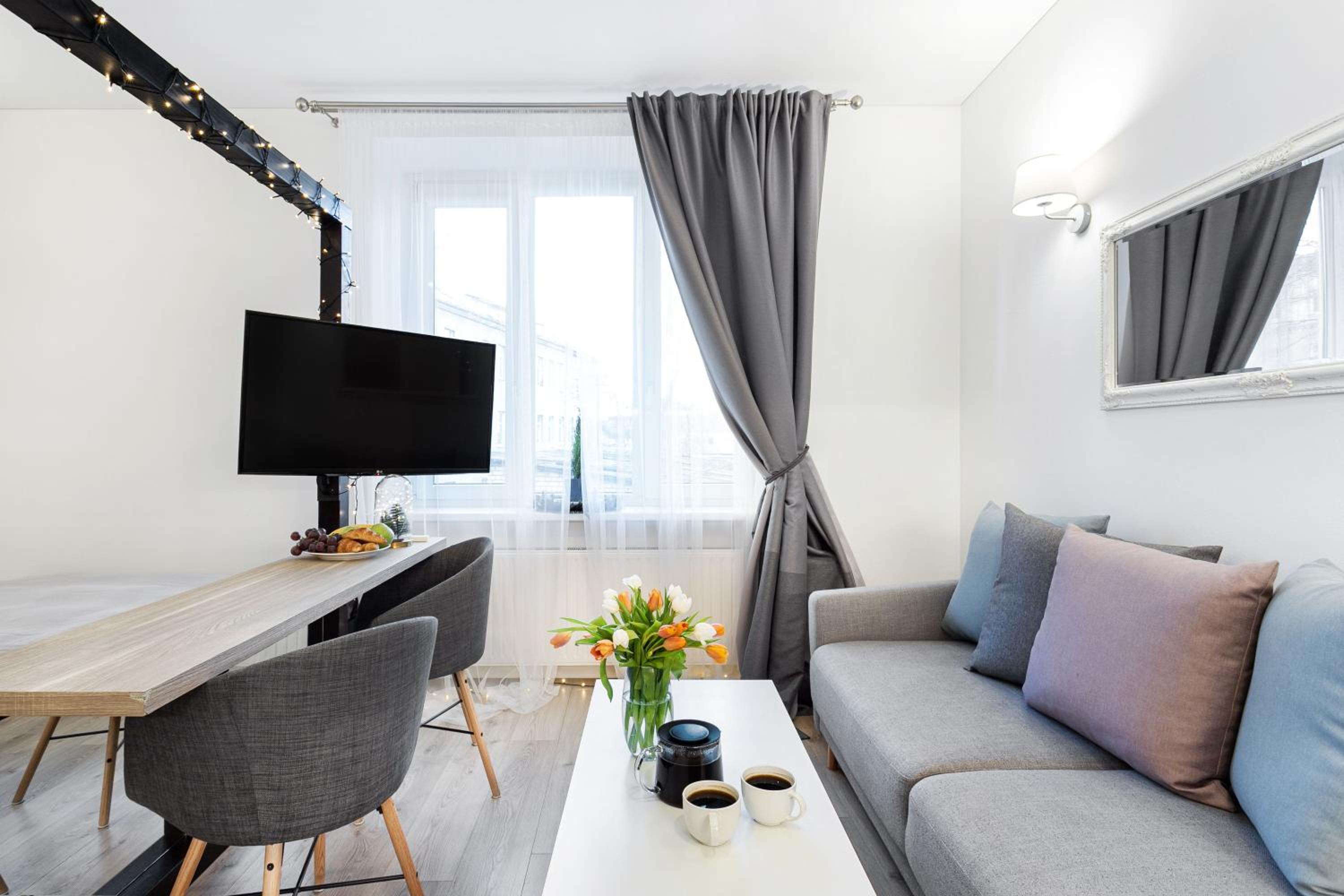 Studio Apartment - Photo 14