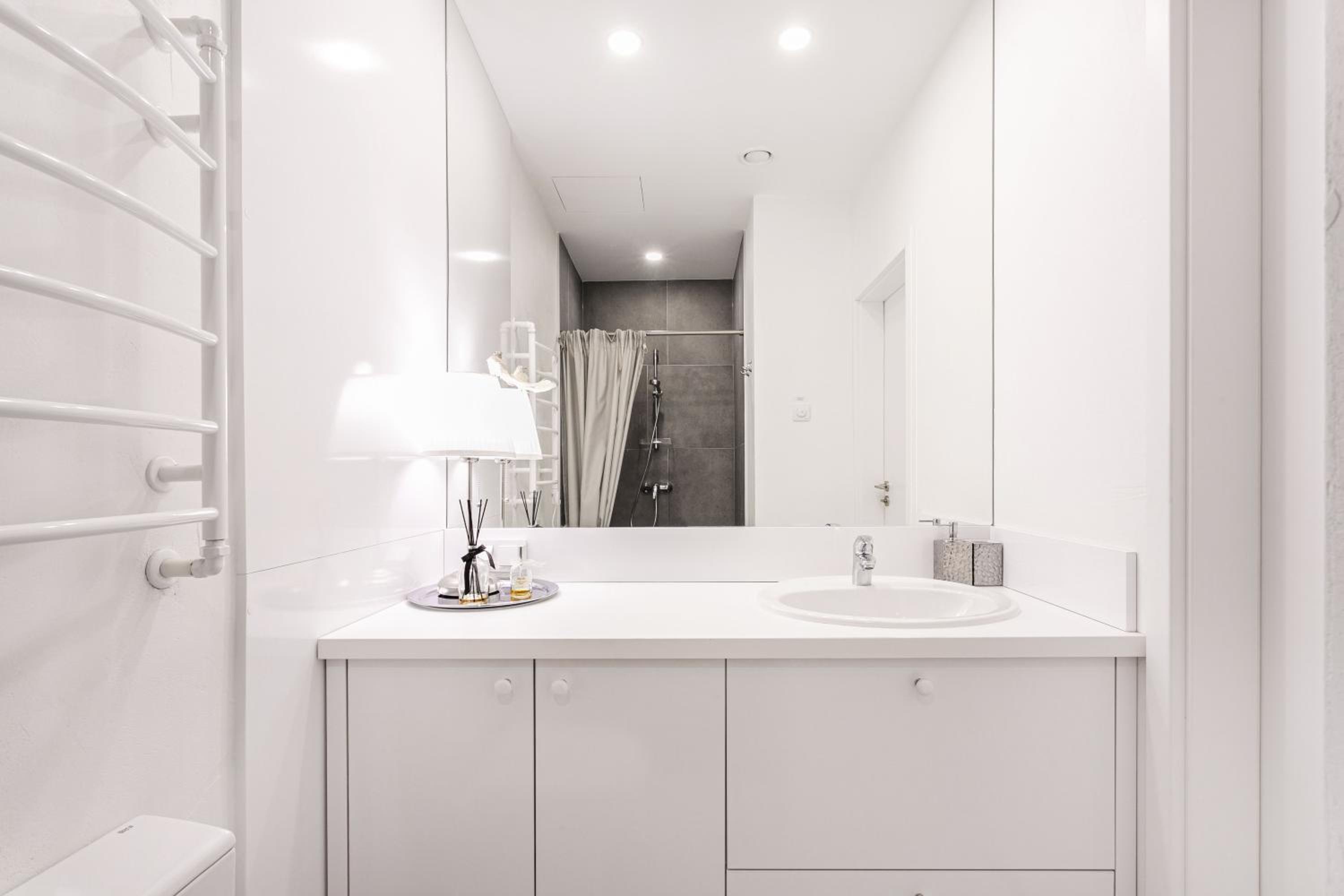 One-Bedroom Apartment - Photo 34
