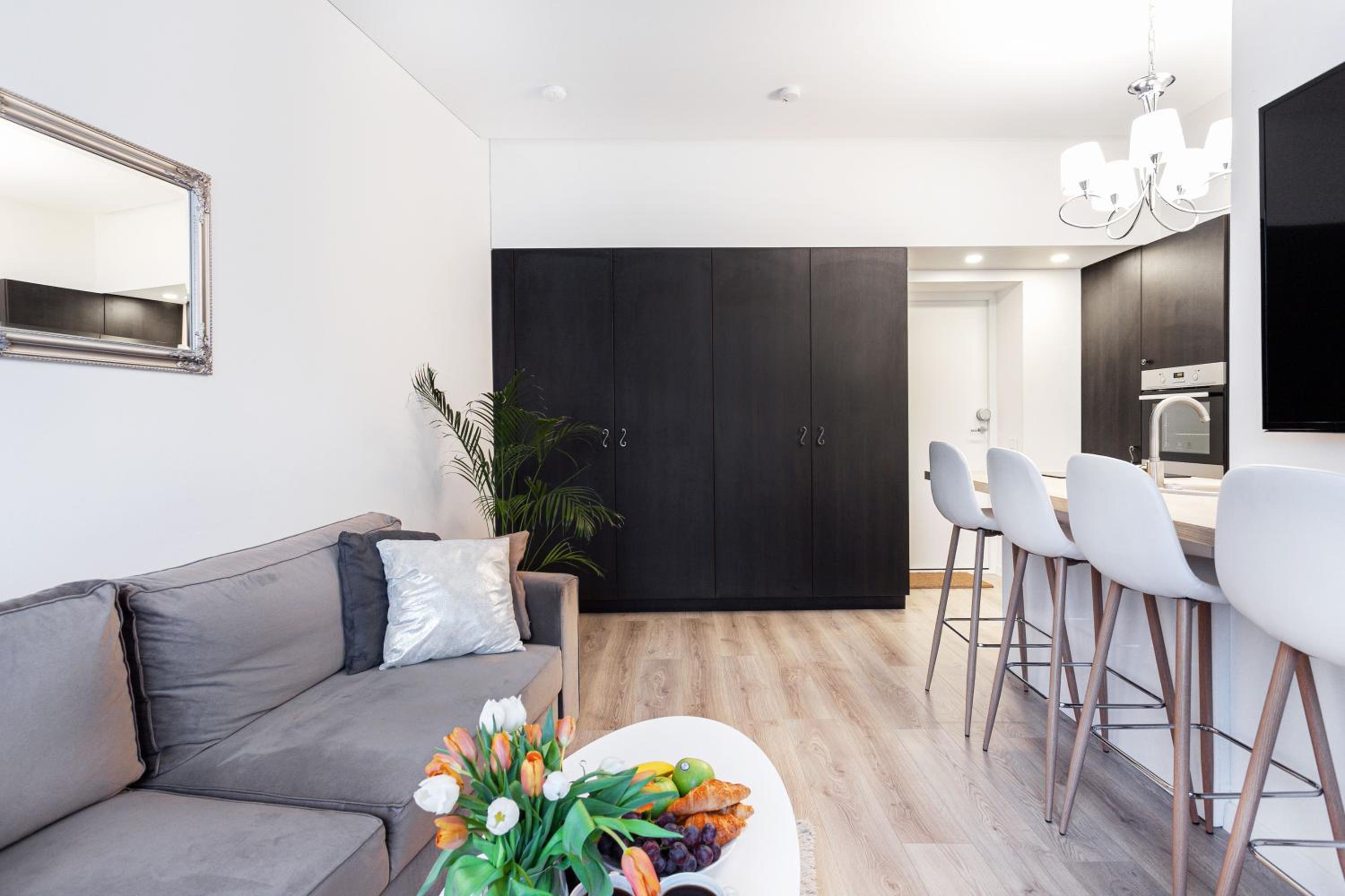 One-Bedroom Apartment - Photo 13