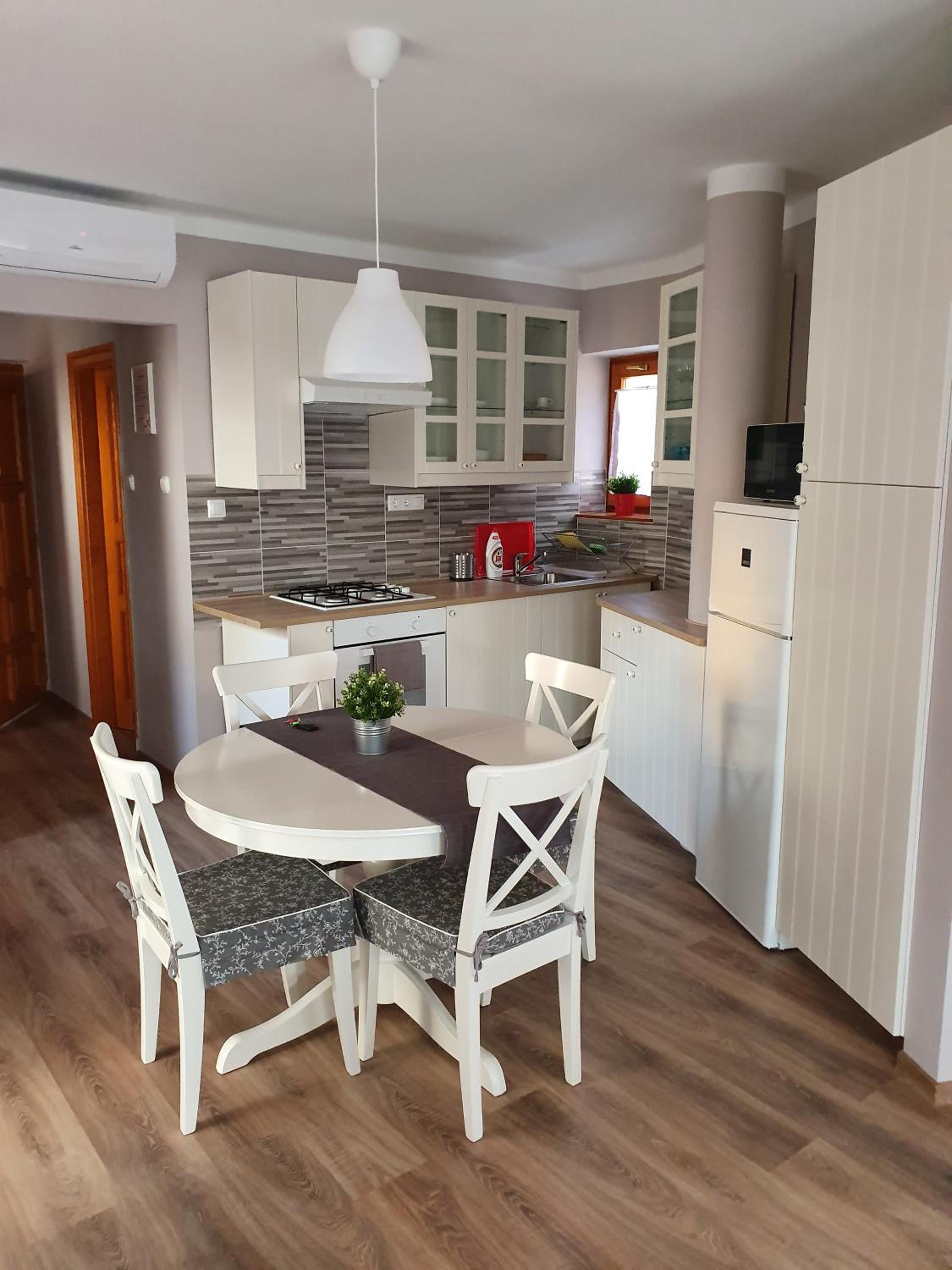 One-Bedroom Apartment - Photo 45