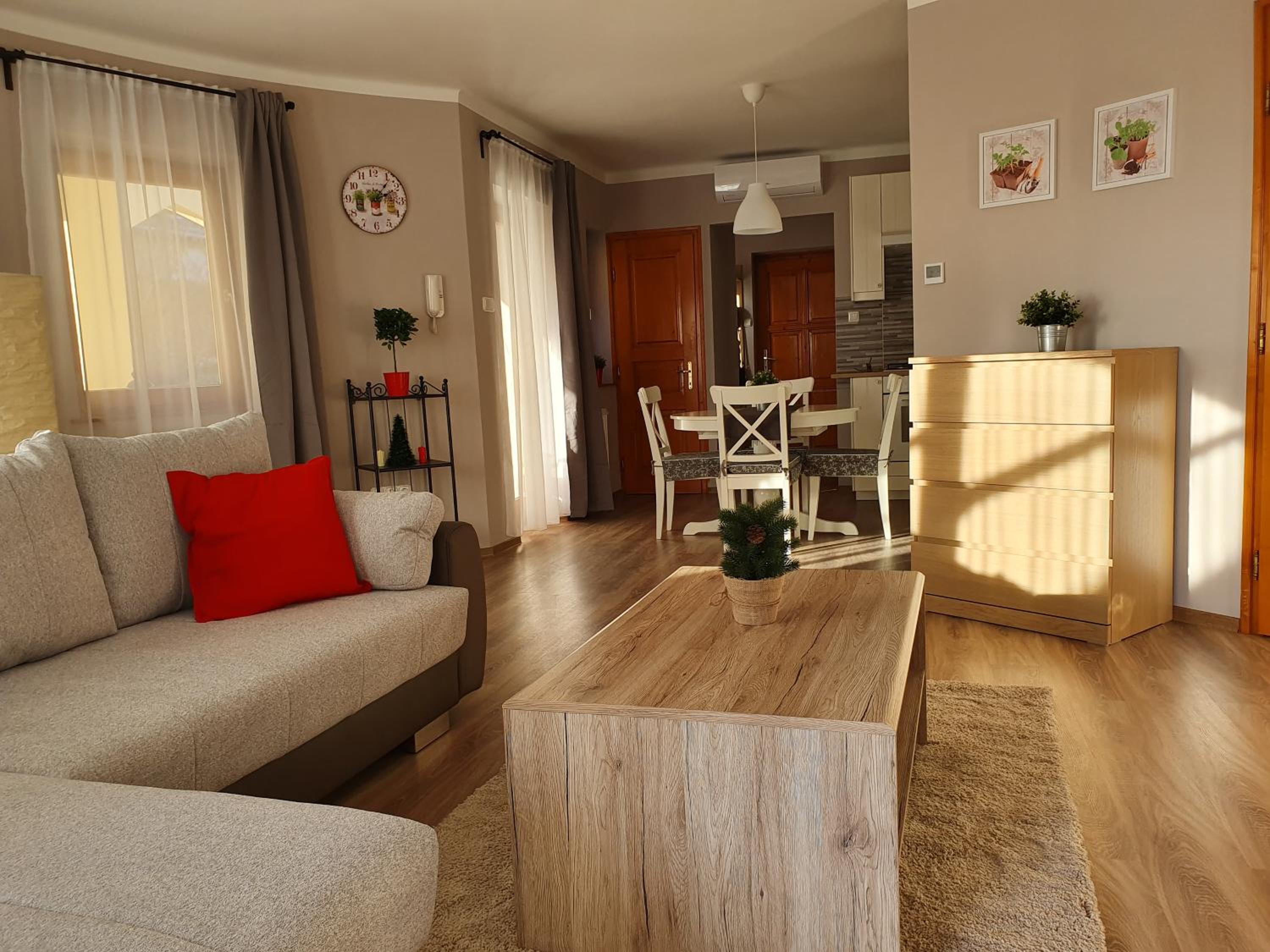 One-Bedroom Apartment - Photo 36