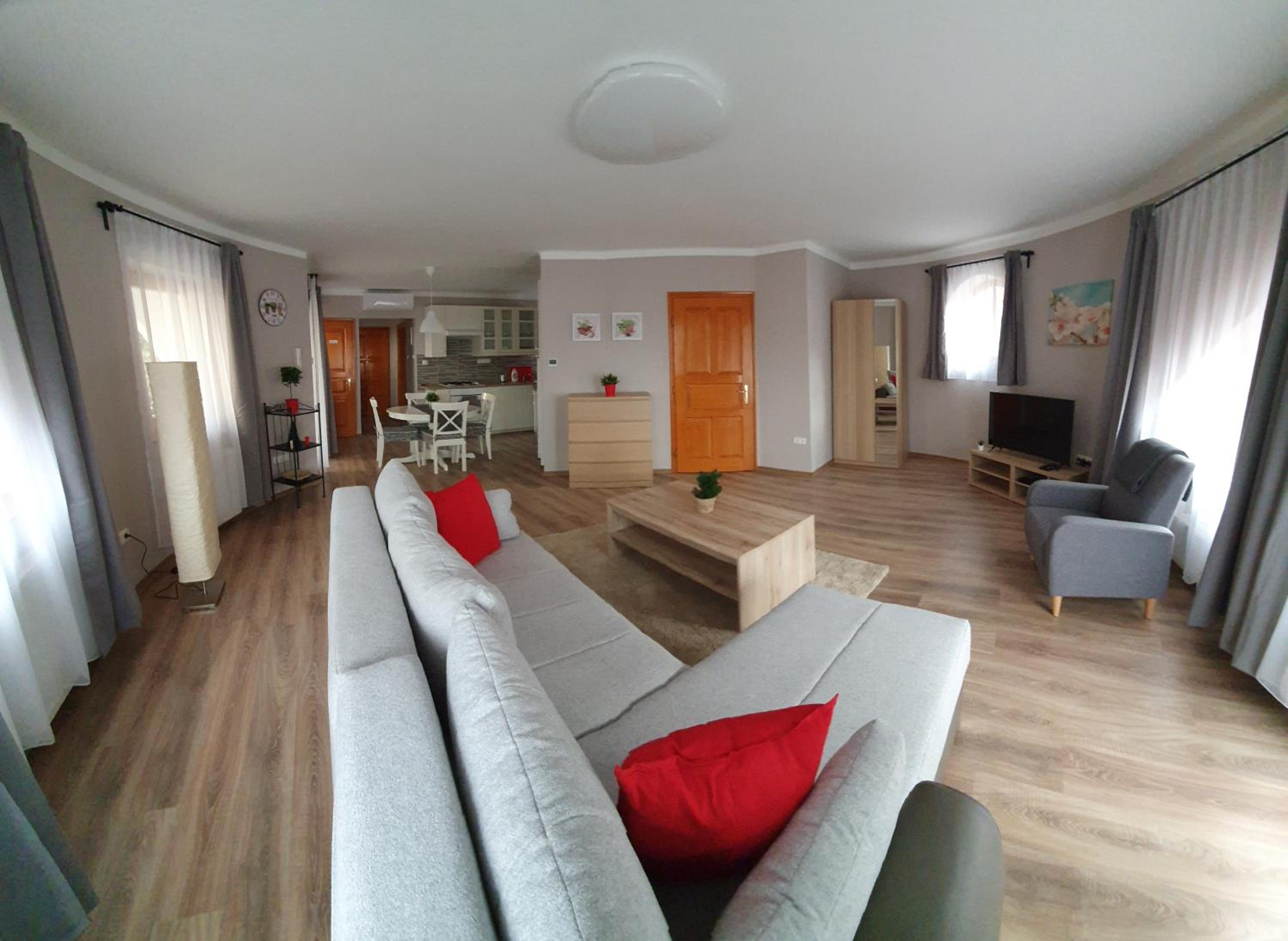 One-Bedroom Apartment - Photo 59