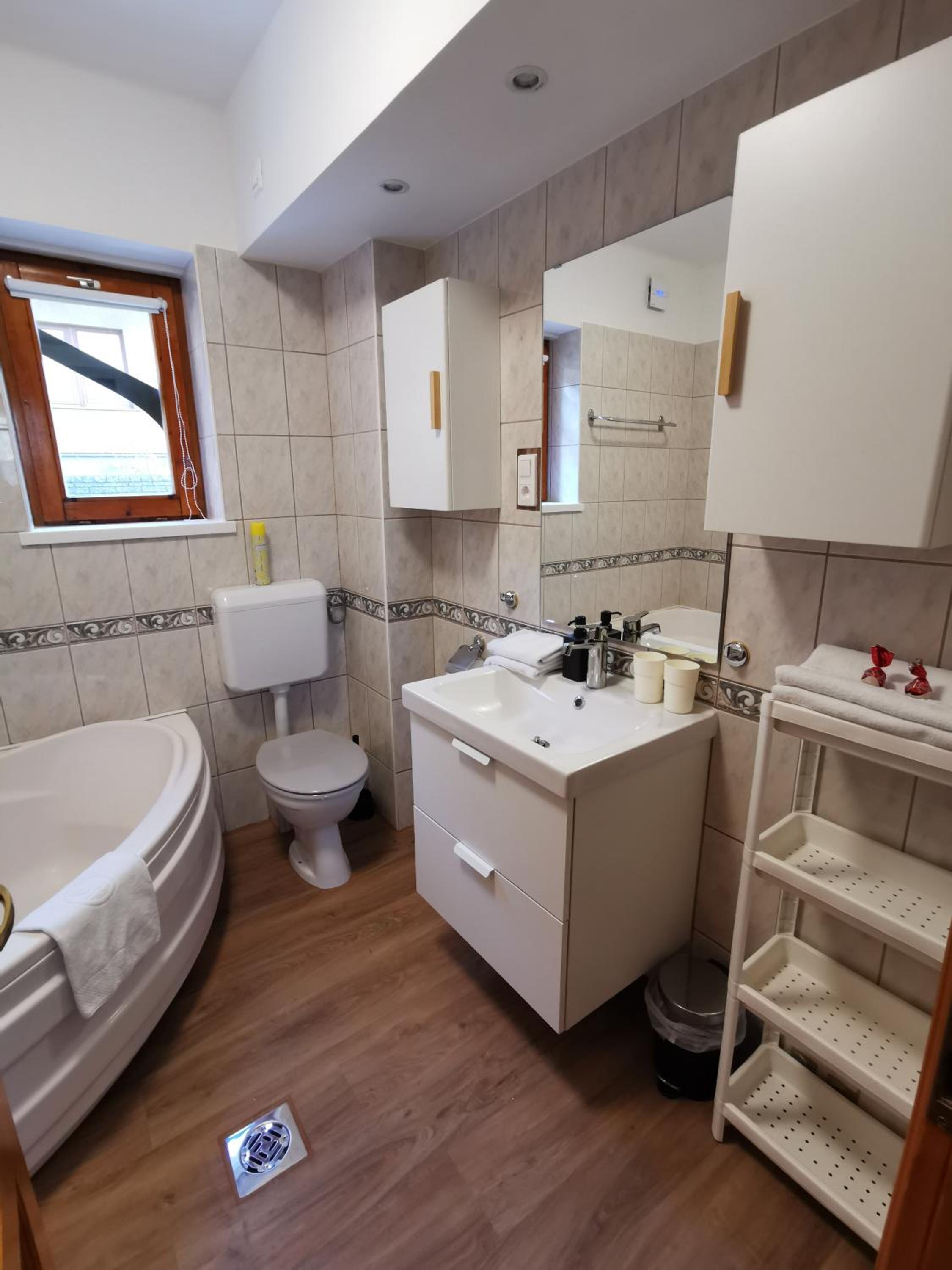 One-Bedroom Apartment - Photo 25