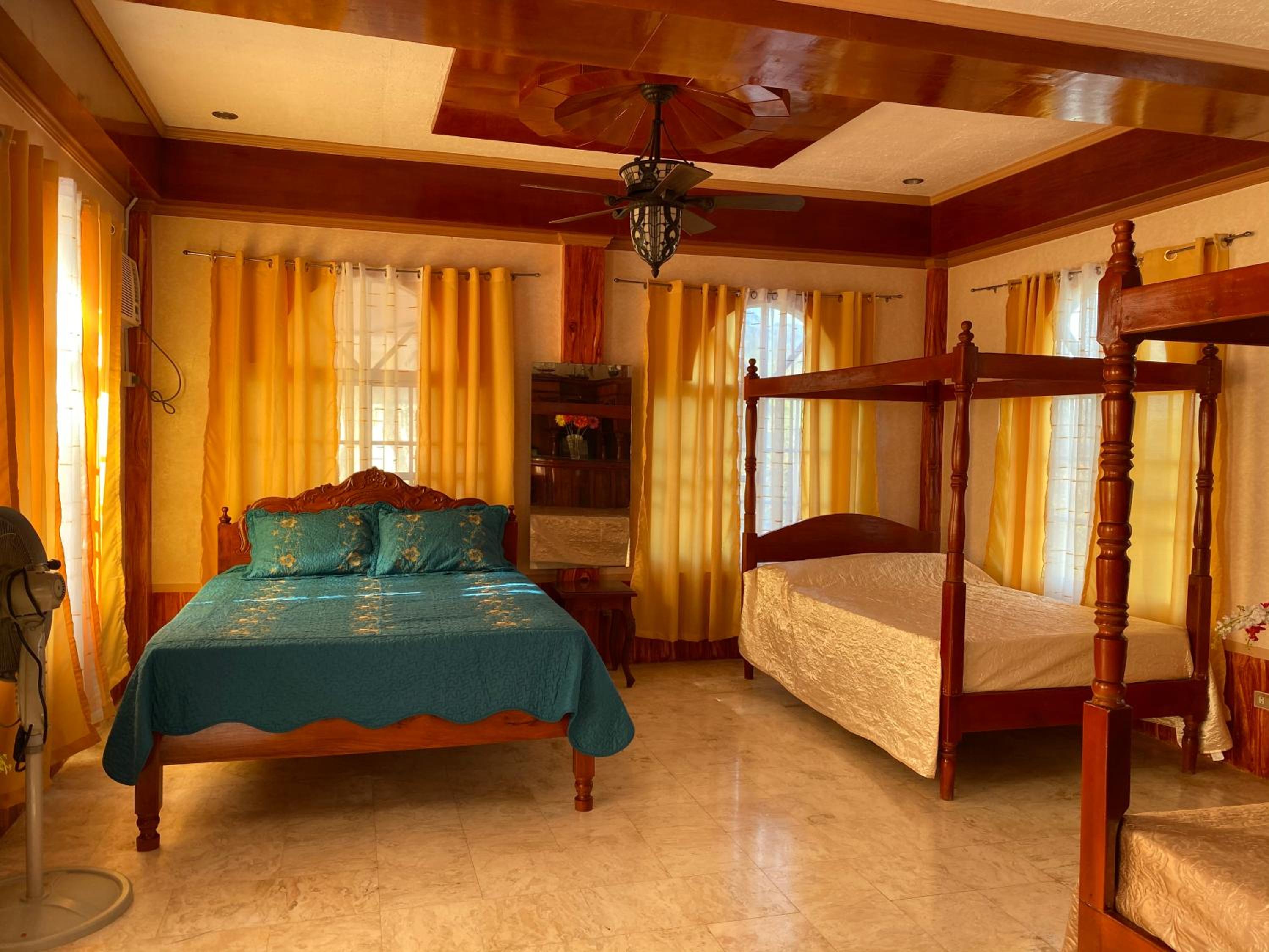 Deluxe Family Suite photo 2