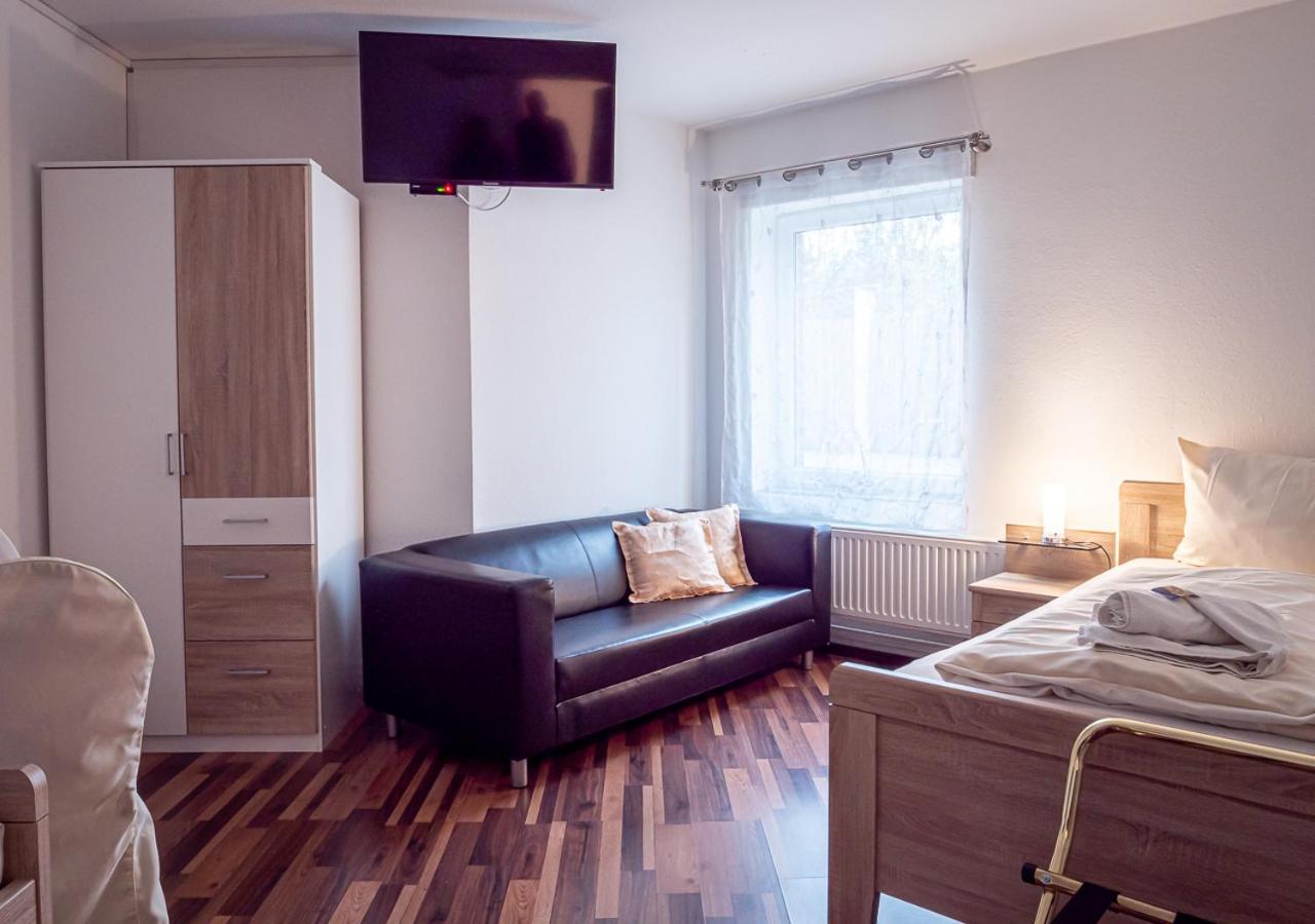 Twin Room - Photo 22