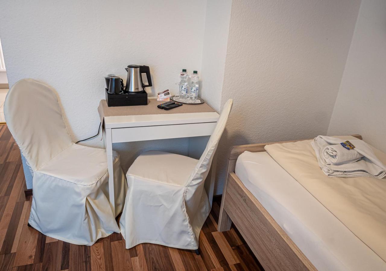 Twin Room - Photo 6