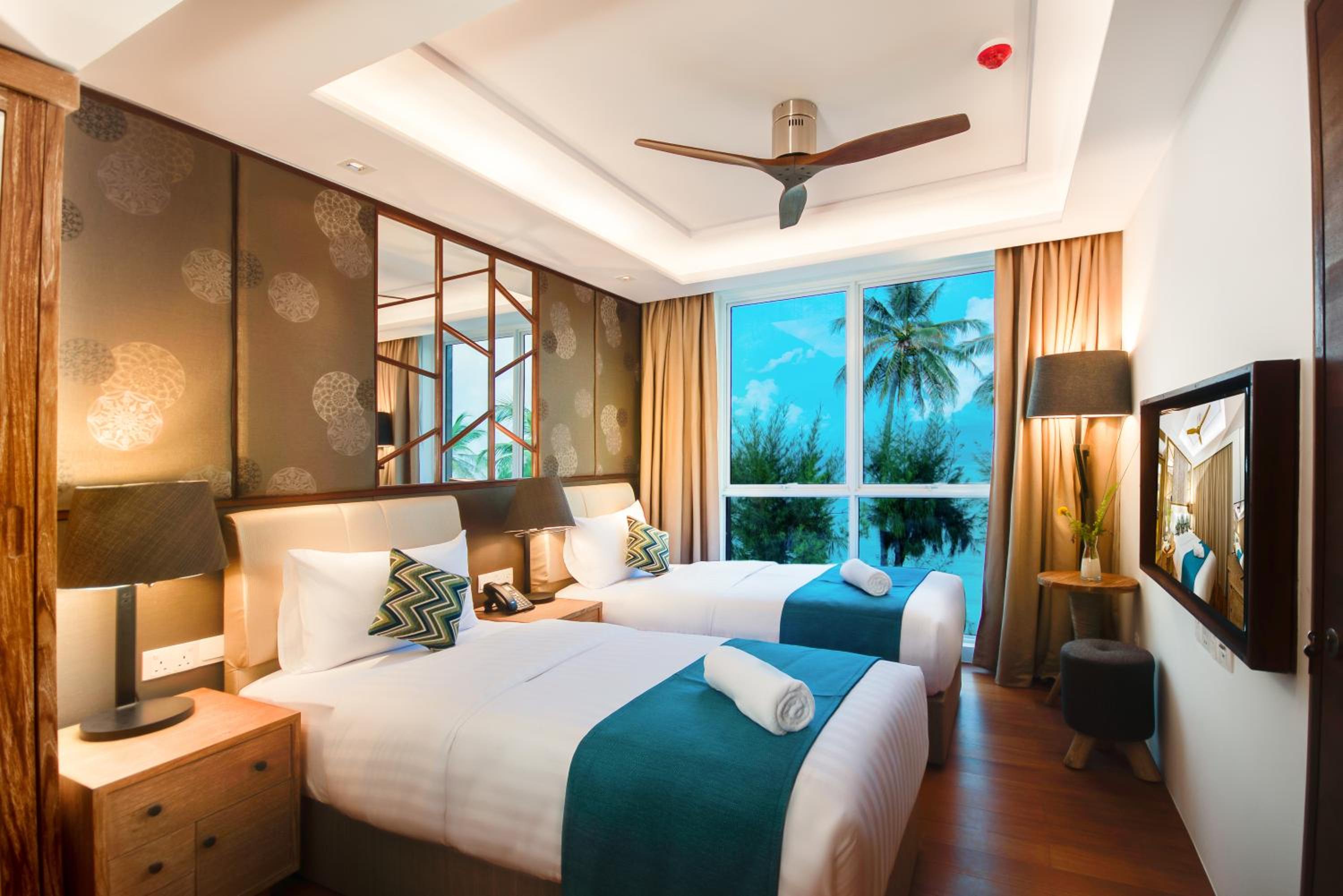 Deluxe Double Room with Sea View - Photo 1