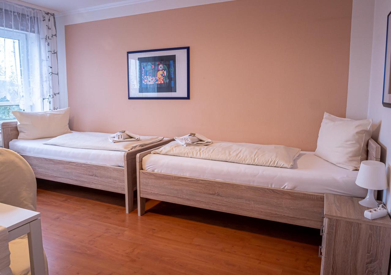 Twin Room - Photo 9