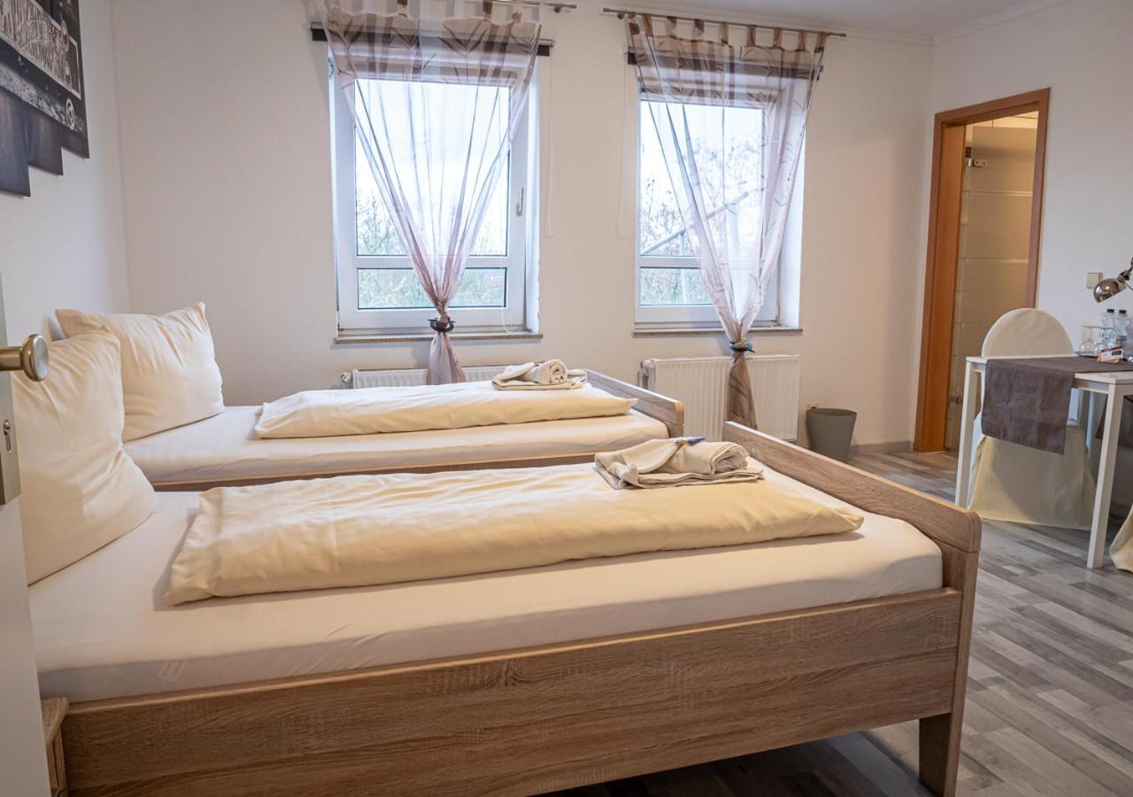 Twin Room - Photo 14