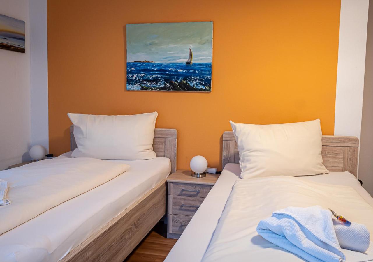 Twin Room - Photo 1
