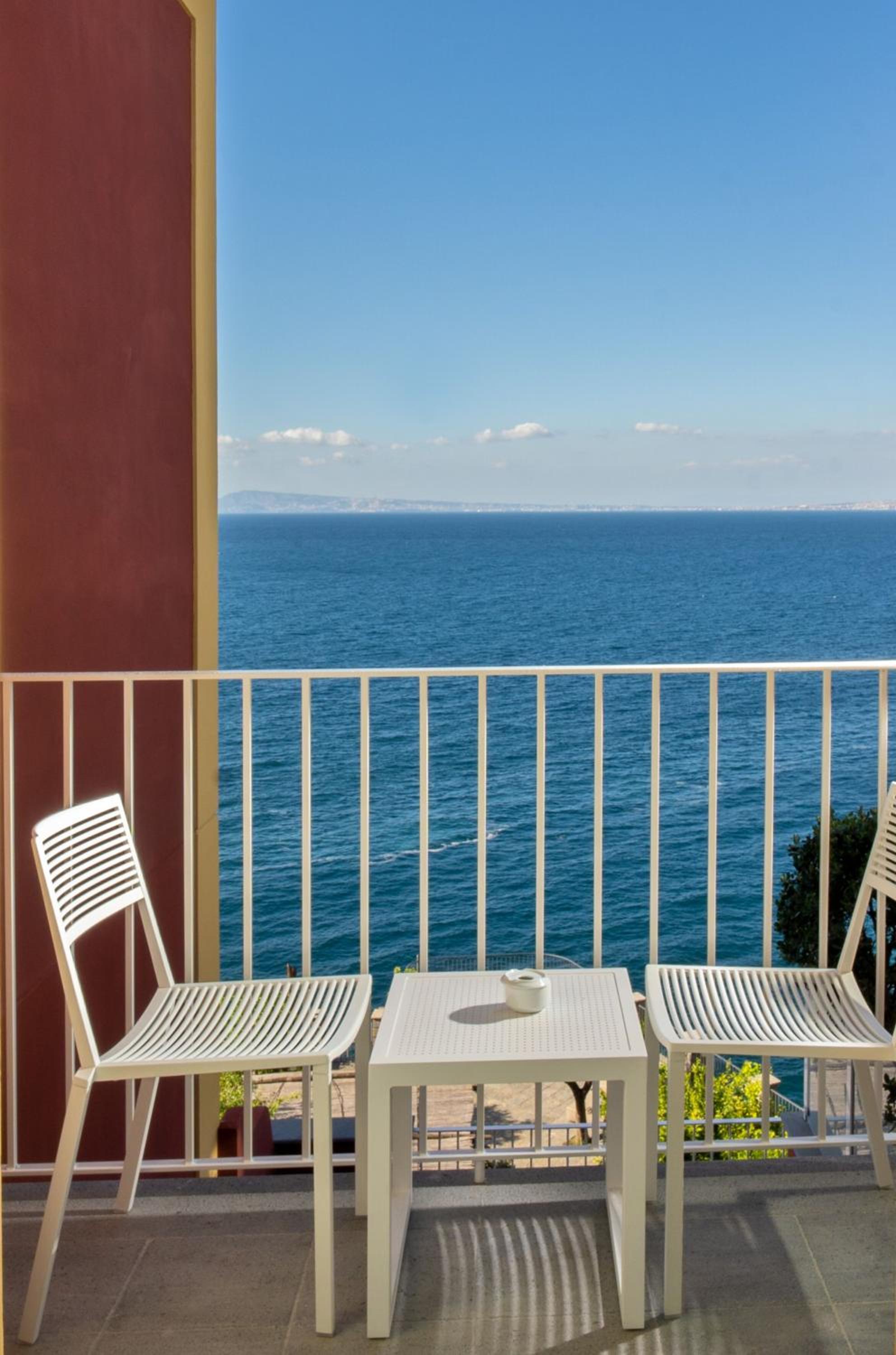 Junior Suite with Balcony Sea View - Photo 4