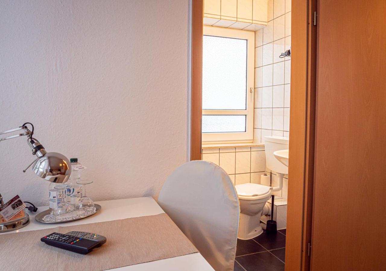 Twin Room - Photo 25