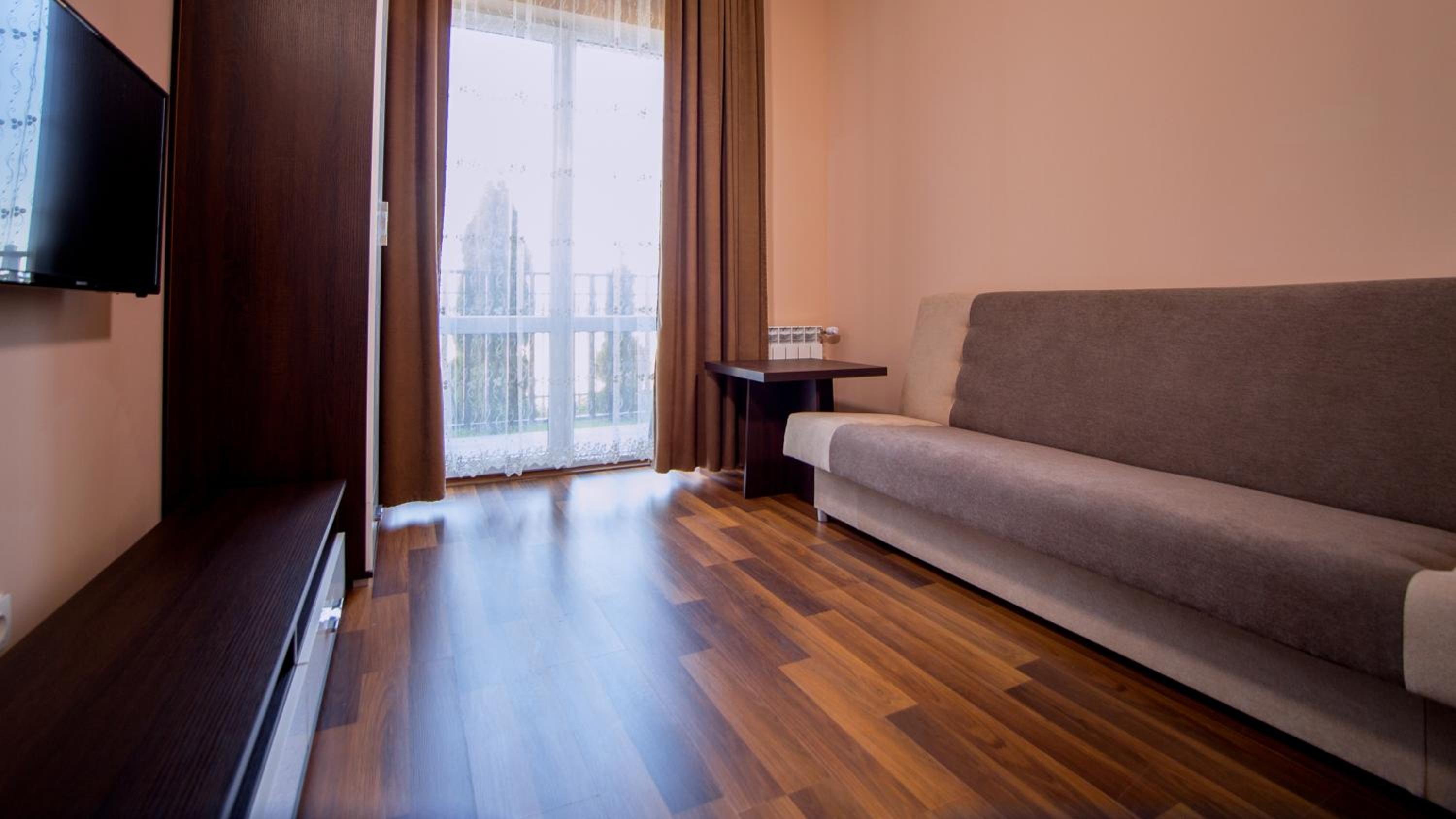 Suite - Photo 2