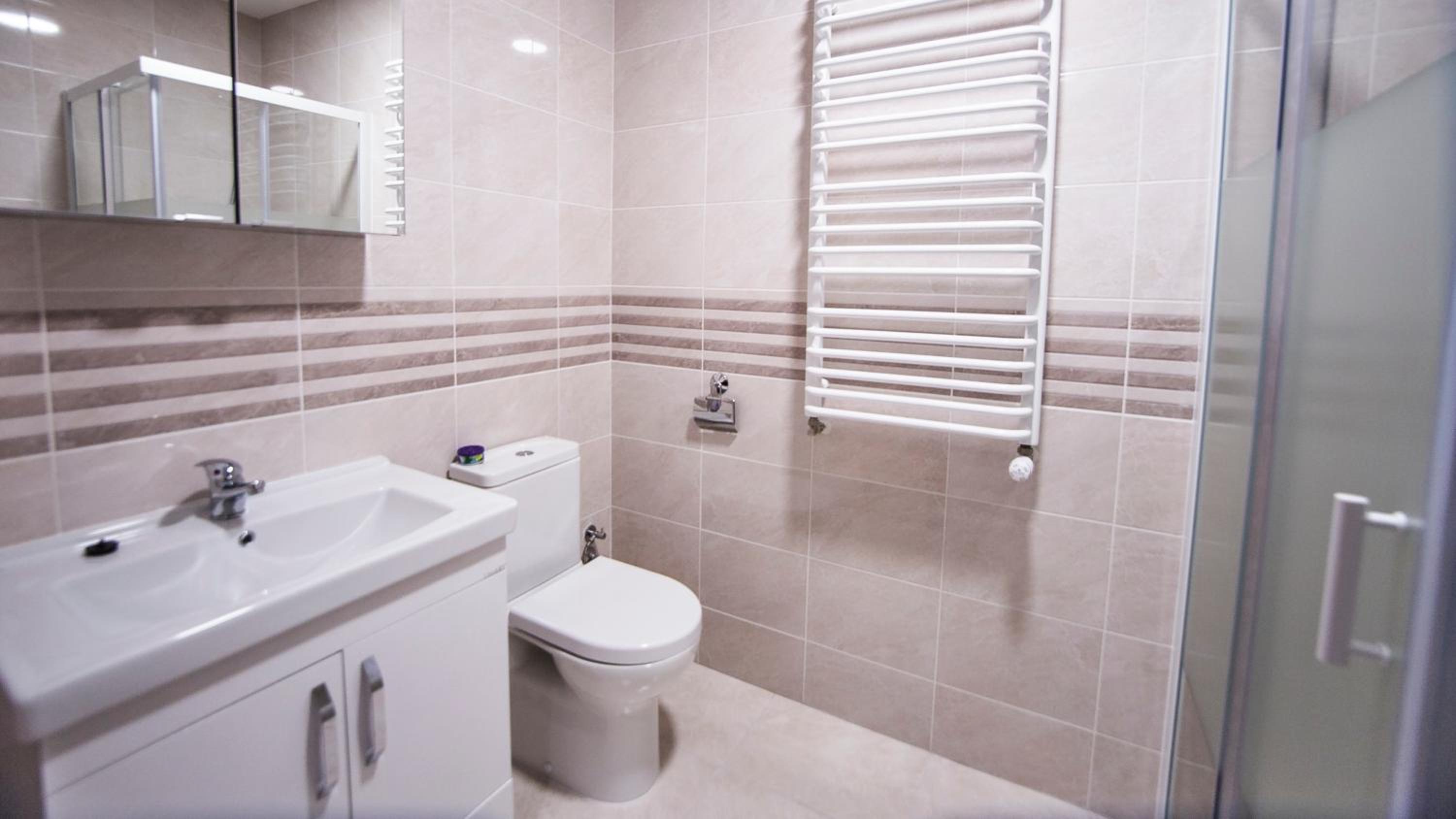 Suite with Balcony - Photo 6