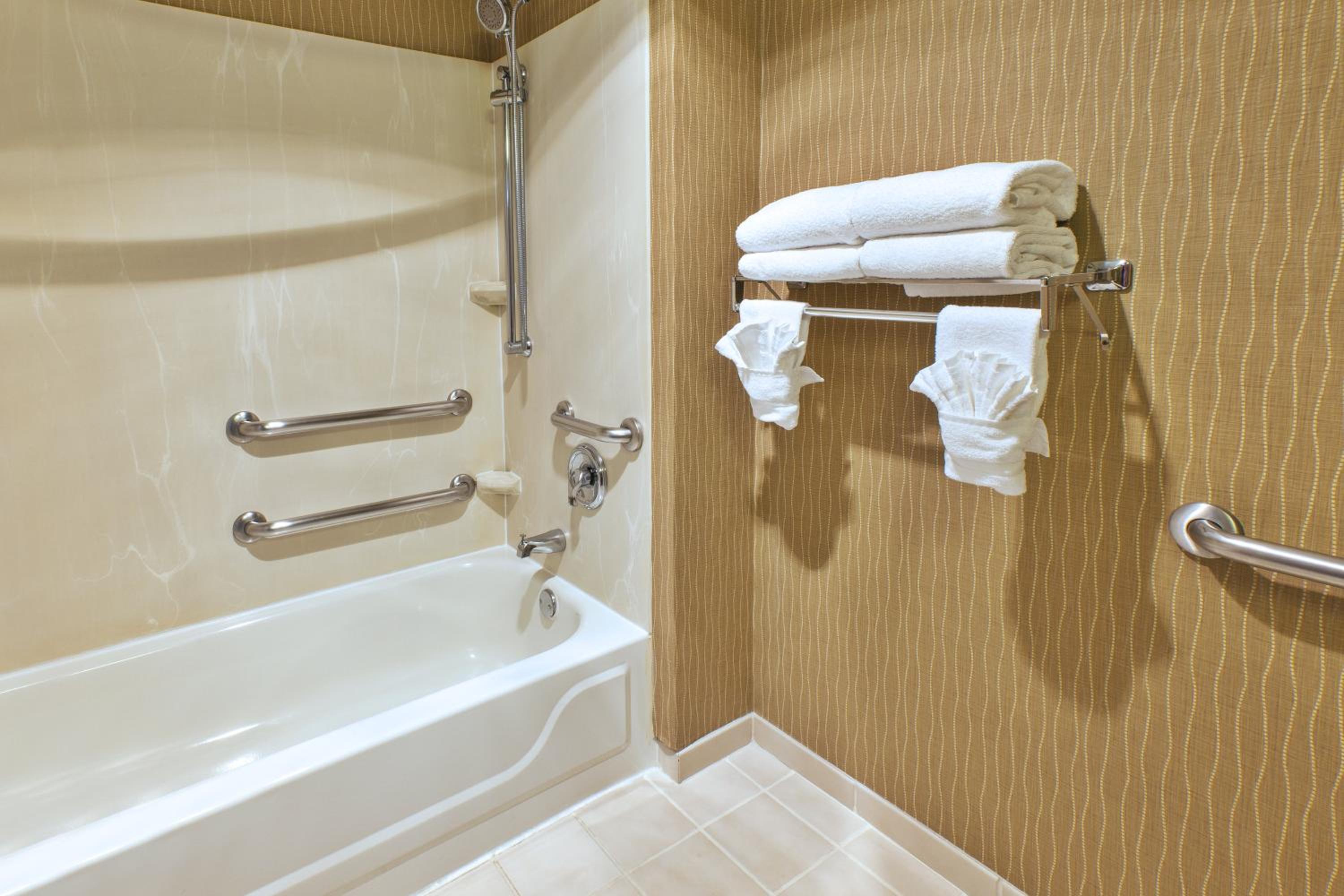 Standard King Room with Mobility Accessible Tub - Photo 2