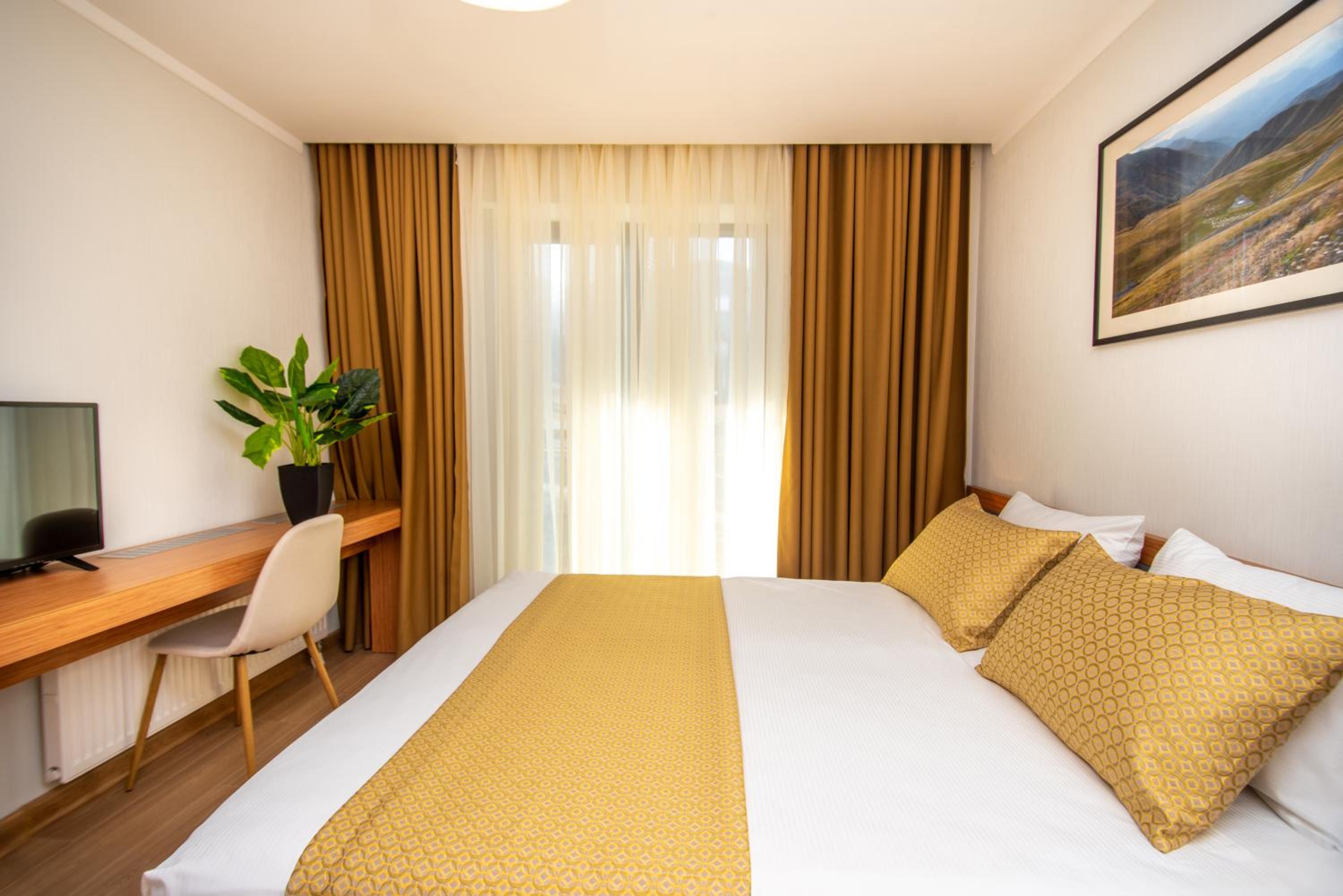 Standard Double Room - Photo 7