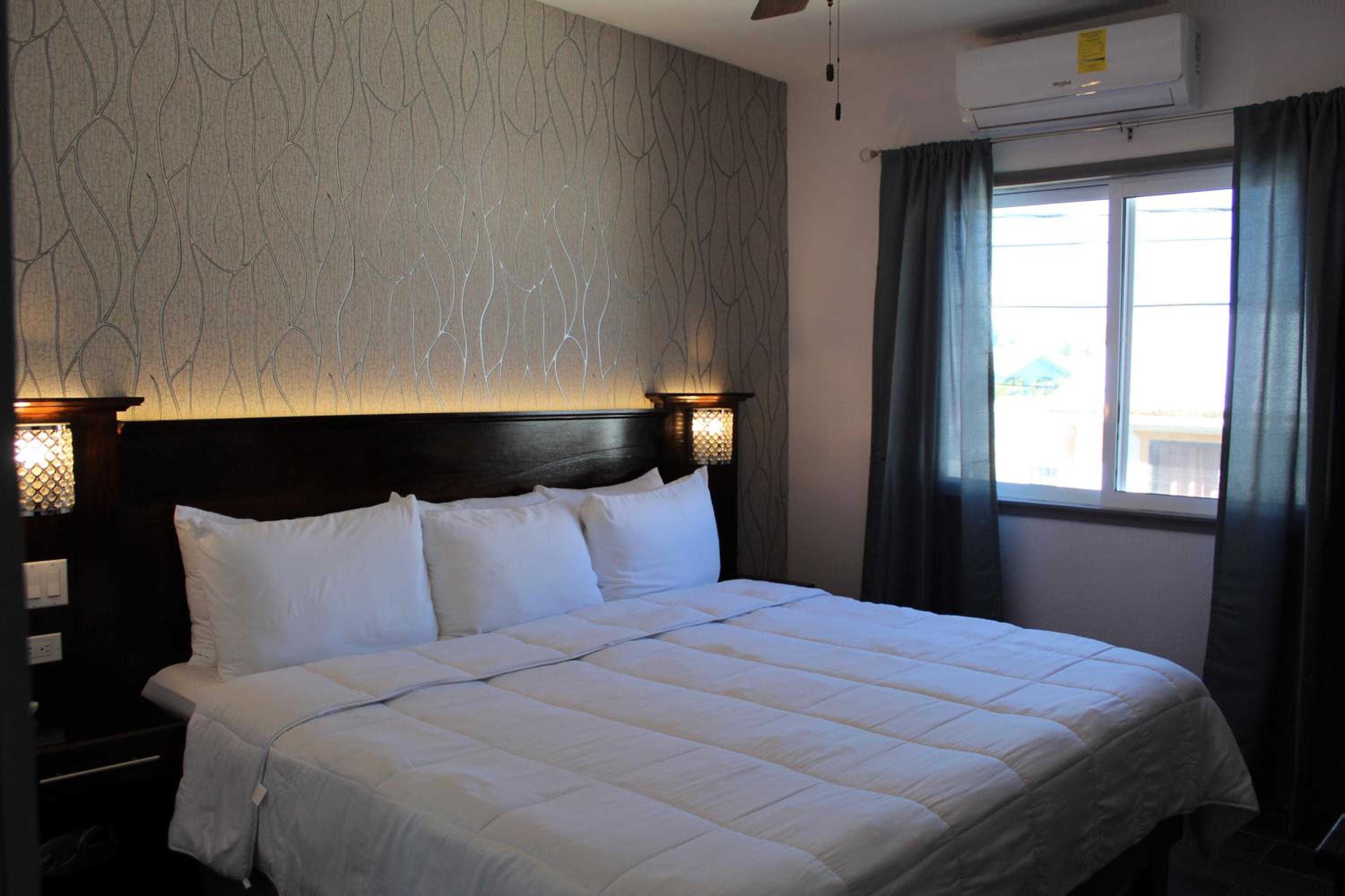 Suite with Pool View photo 1
