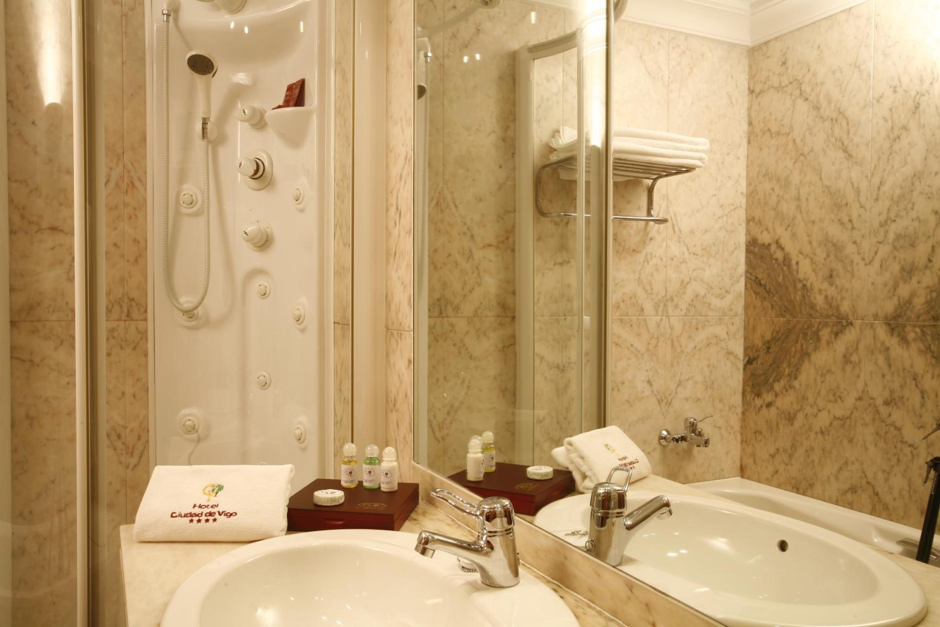 Junior Suite - Photo 2