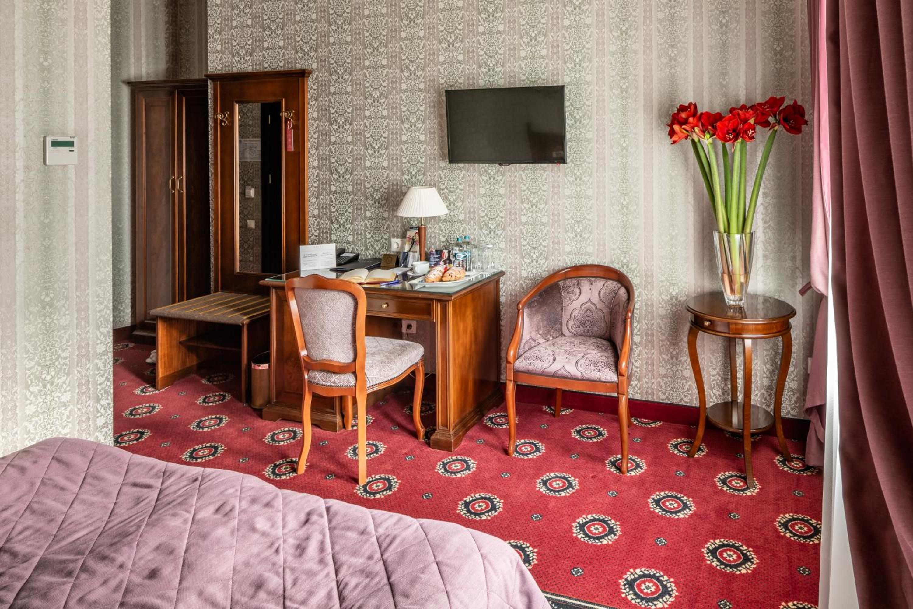 Standard Double or Twin Room photo 2